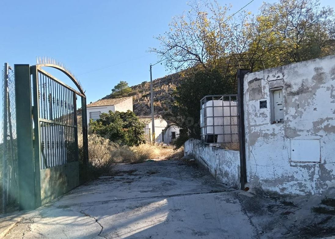 ¡Rebajado! VIVIENDA UNIFAMILIAR INDEPENDIENTE OCUPADA POR PERSONA SIN JUSTO TÍTULO ESTE INMUEBLE DEBIDO A SU ESTADO OCUPACIONAL NO ADMITE VISITAS IDEAL PARA INVERSORES