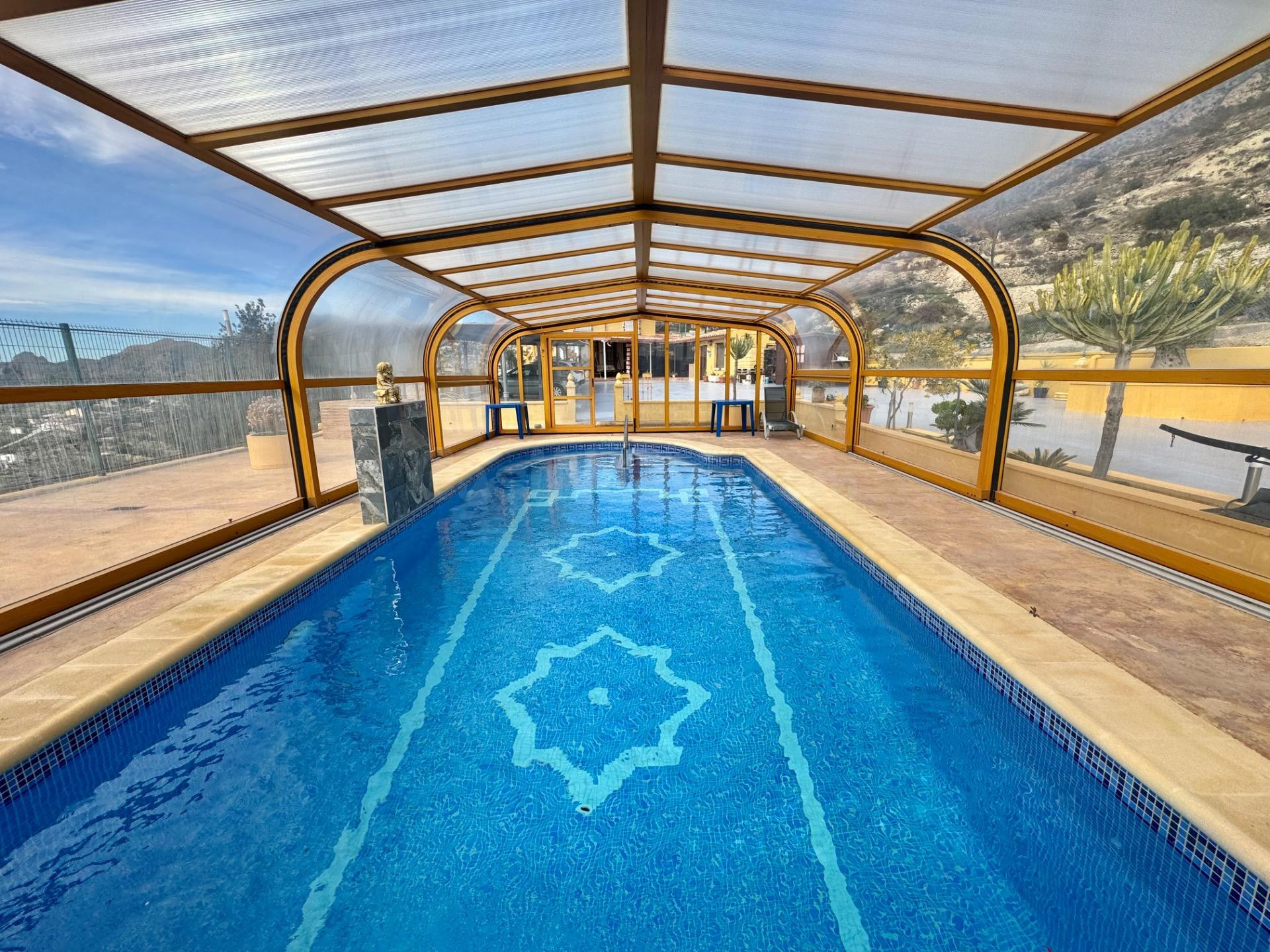 ESTUPENDA CASA EN EL GARAPACHA (FORTUNA)  CON PARCELA, PISCINA CLIMATIZADA, 5 DORM. (UNA DE ELLAS CUEVA) INCREIBLES VISTAS ¡¡VISITELA SIN COMPROMISO!!