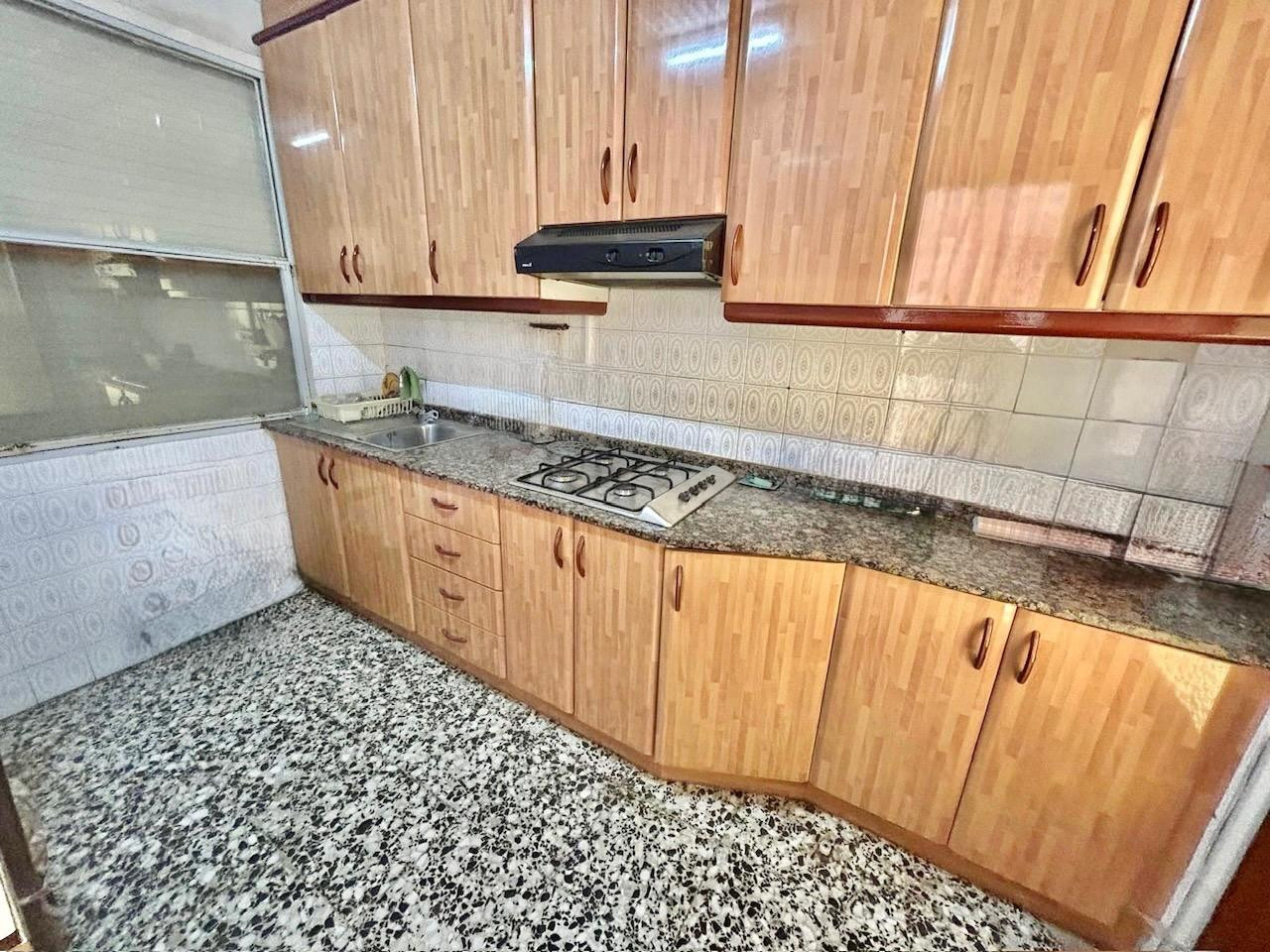 Increíble casa a tan solo 7 min de Orihuela con parcela, garaje para varios coches (precisa reforma, por eso el precio....) ¡¡Pida información sin compromiso!!