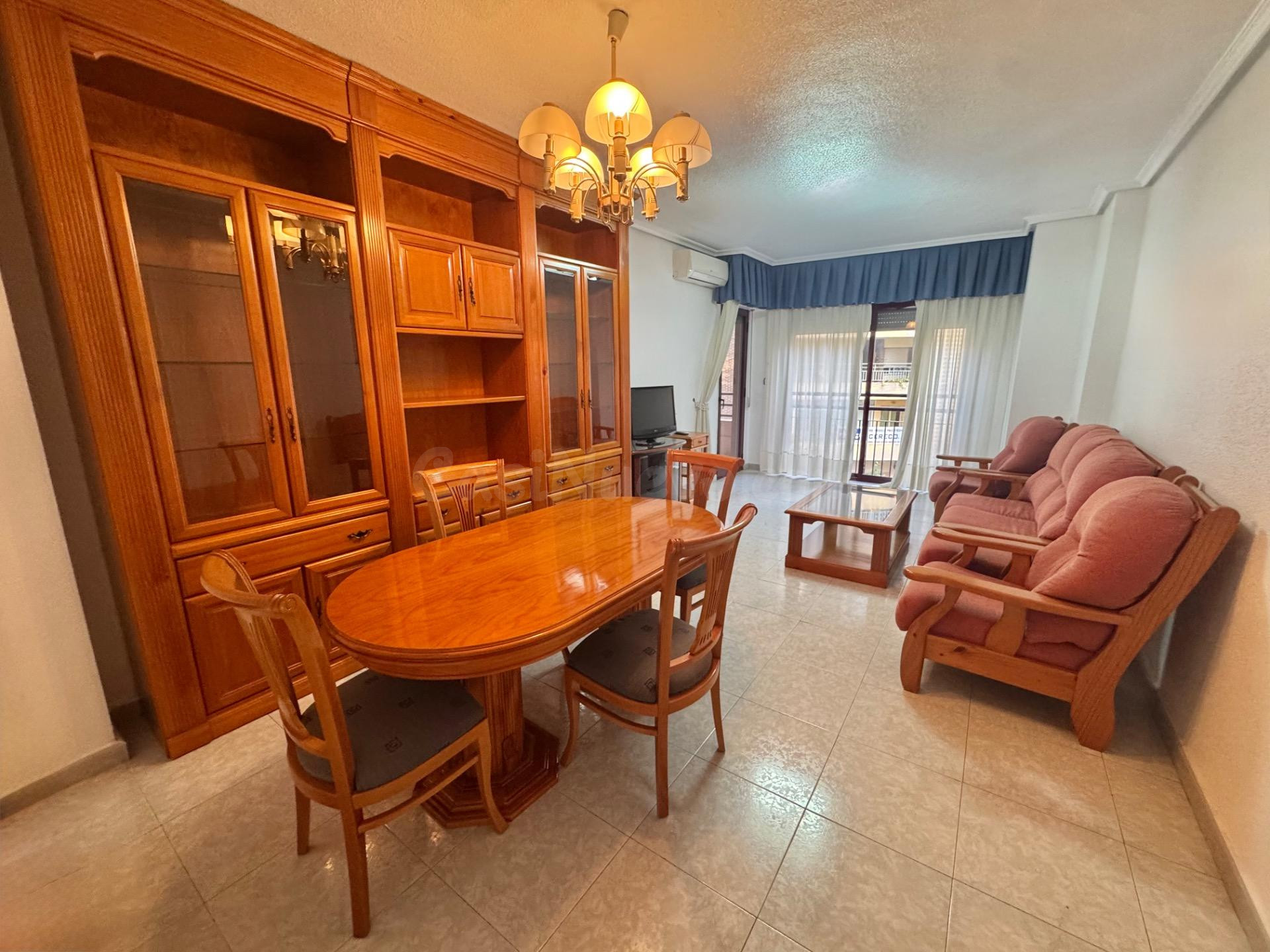 ESTUPENDA VIVIENDA EN OBISPO ROCAMORA, PARA ENTRAR A VIVIR CON  BALCÓN AMPLIO, MUY BUENAS VISTAS Y CERCA DE TODOS LOS SERVICIOS.. ¡¡VISÍTELA!!
