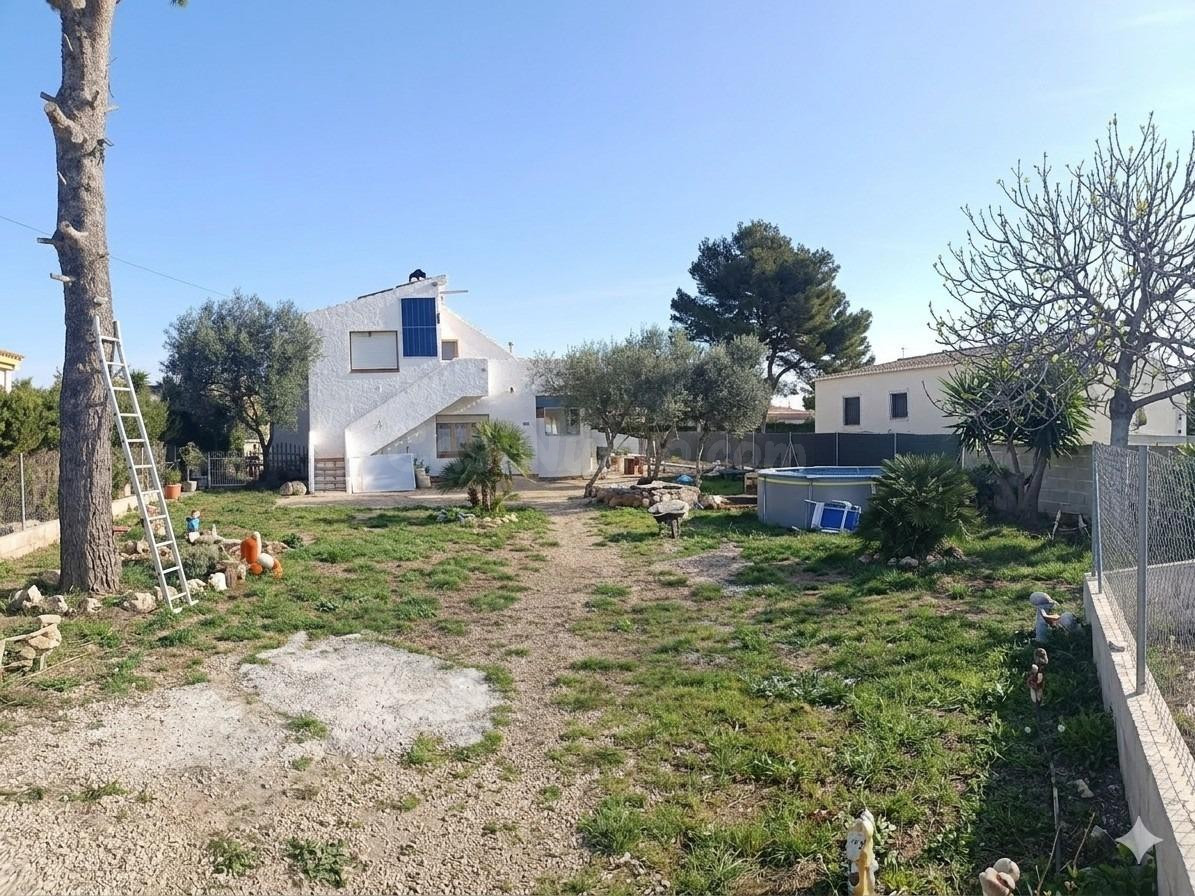 Inversores: Casa con 822 m2 de parcela a 300 m de las playas