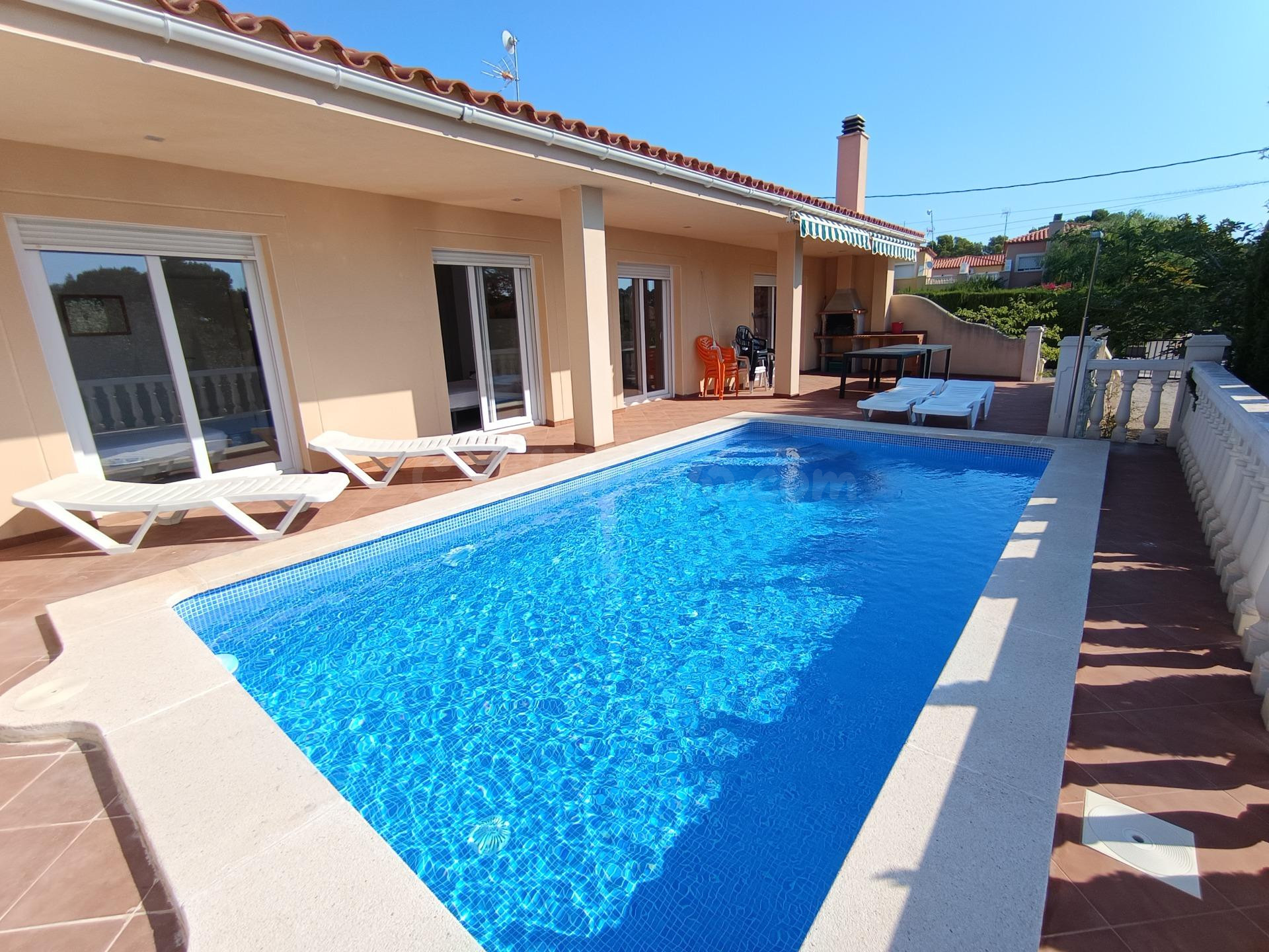 Villa exclusiva con piscina privada a pocos minutos del mar en L’Ametlla de Mar - Licencia turística