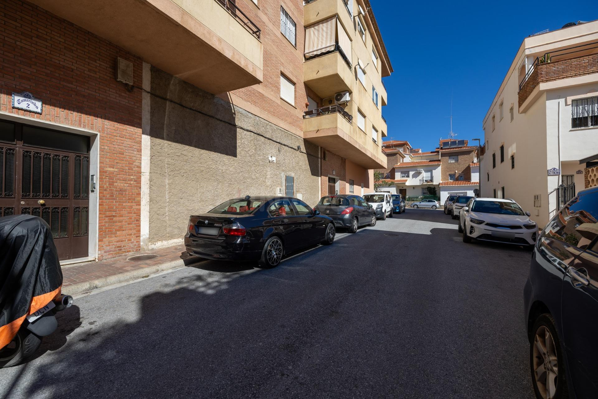 Local comercial  con posibilidad de cambio de uso a vivienda - foto 3
