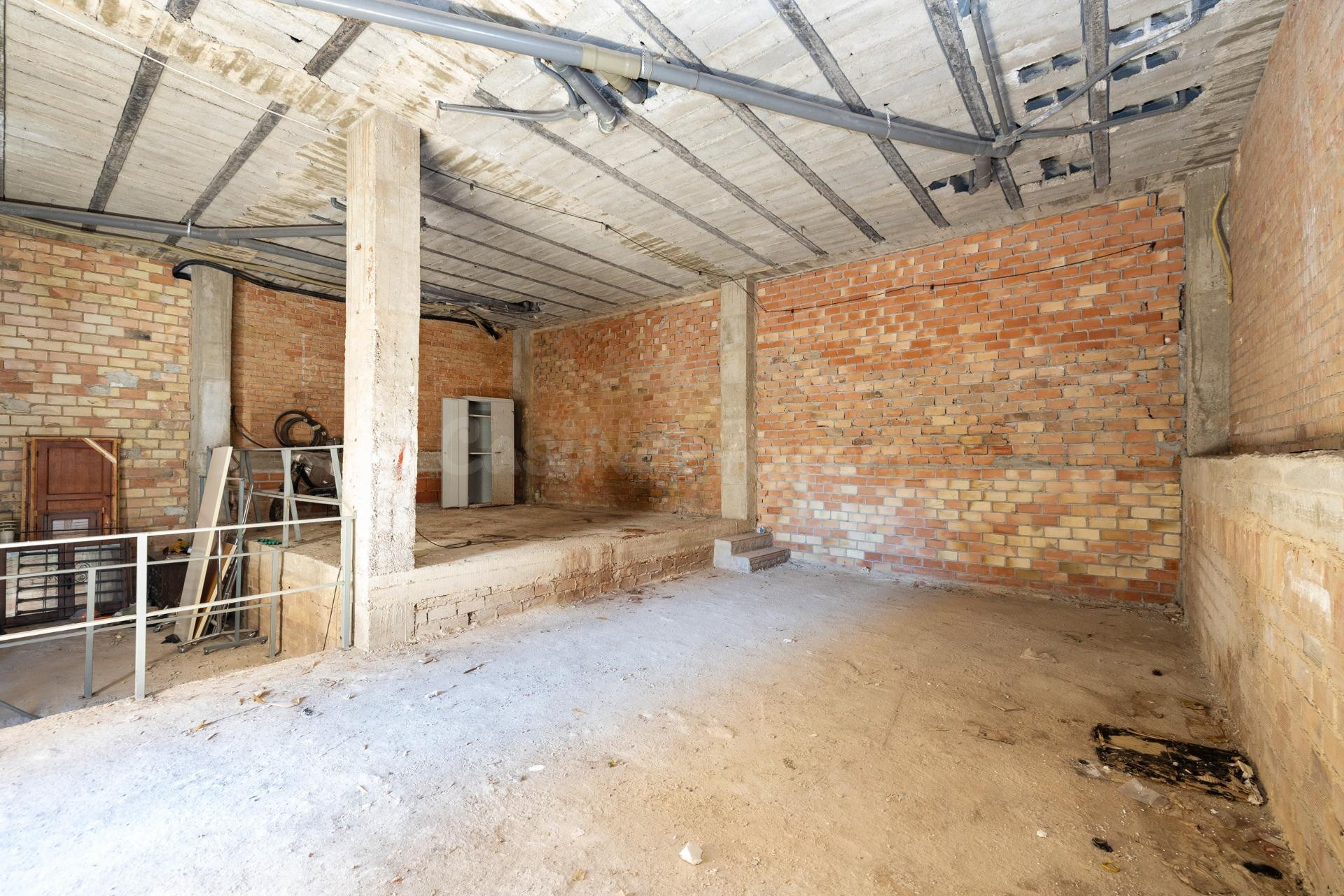 Local comercial  con posibilidad de cambio de uso a vivienda - foto 4