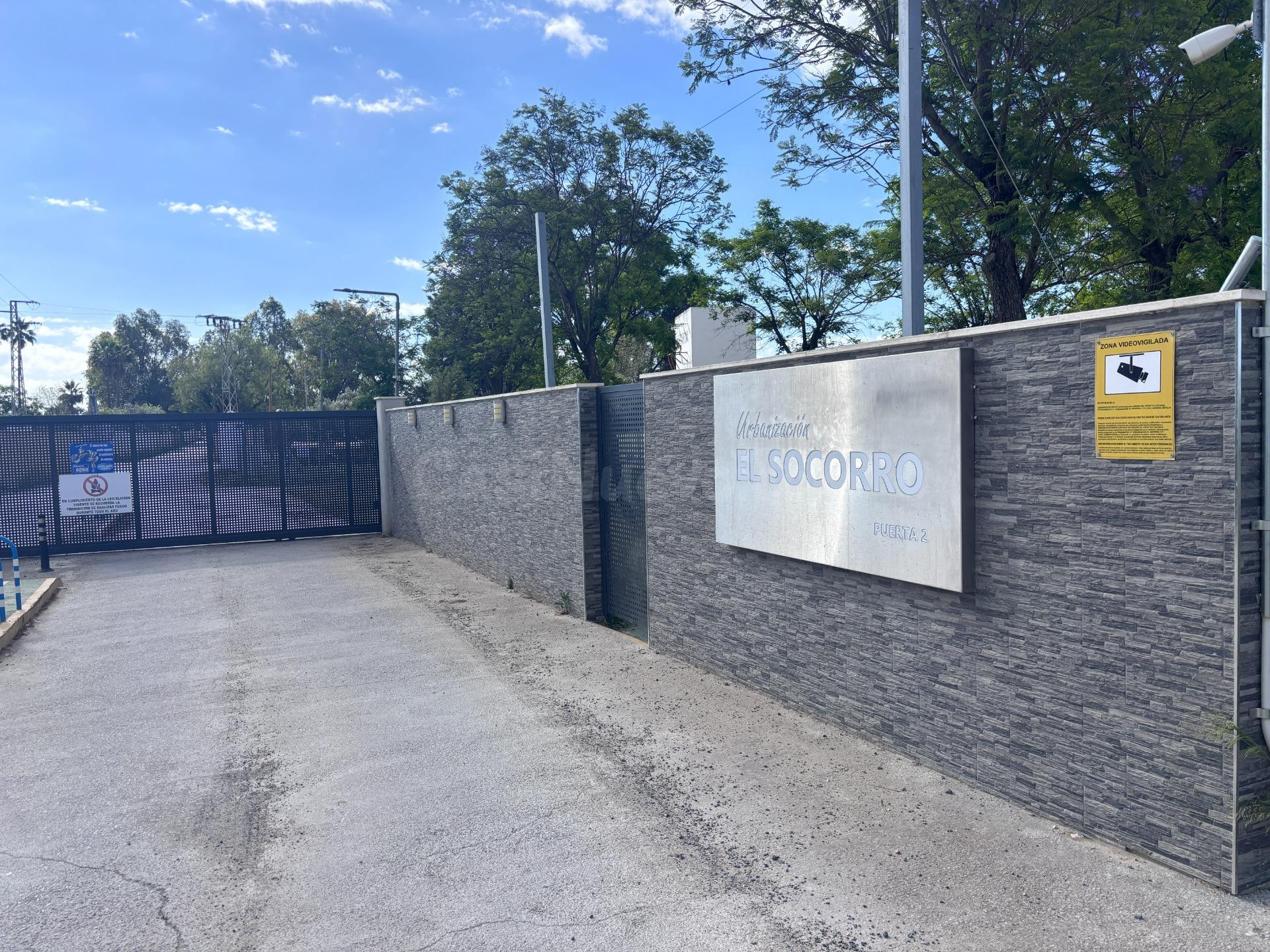 PARCELA EN VENTA EN URB. EL SOCORRO-CARMONA - foto 2