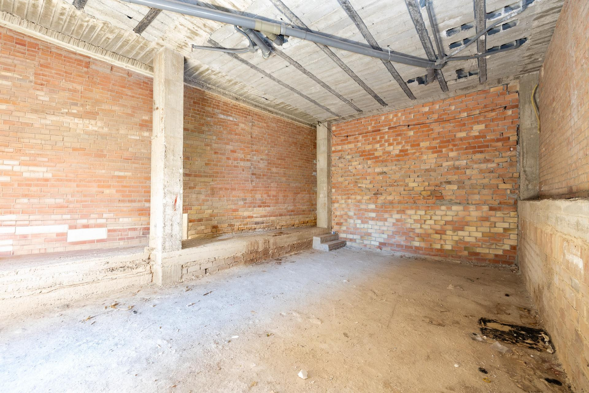 Local comercial  con posibilidad de cambio de uso a vivienda - foto 5