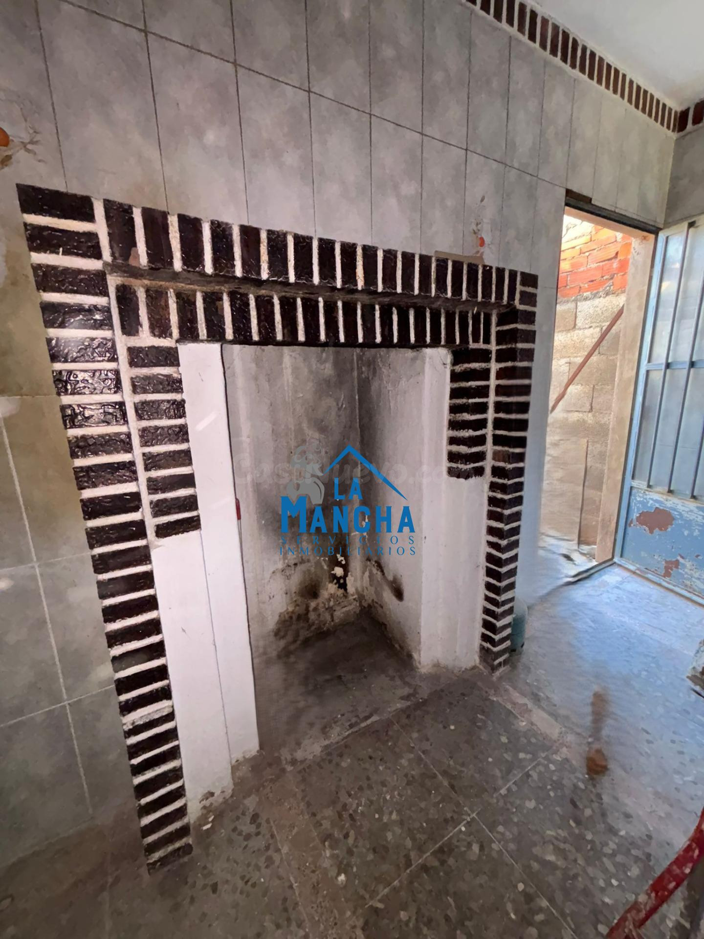 INMOBILIARIA LA MANCHA VENDE CASA EN EL CENTRO DE LA GINETA  - foto 3