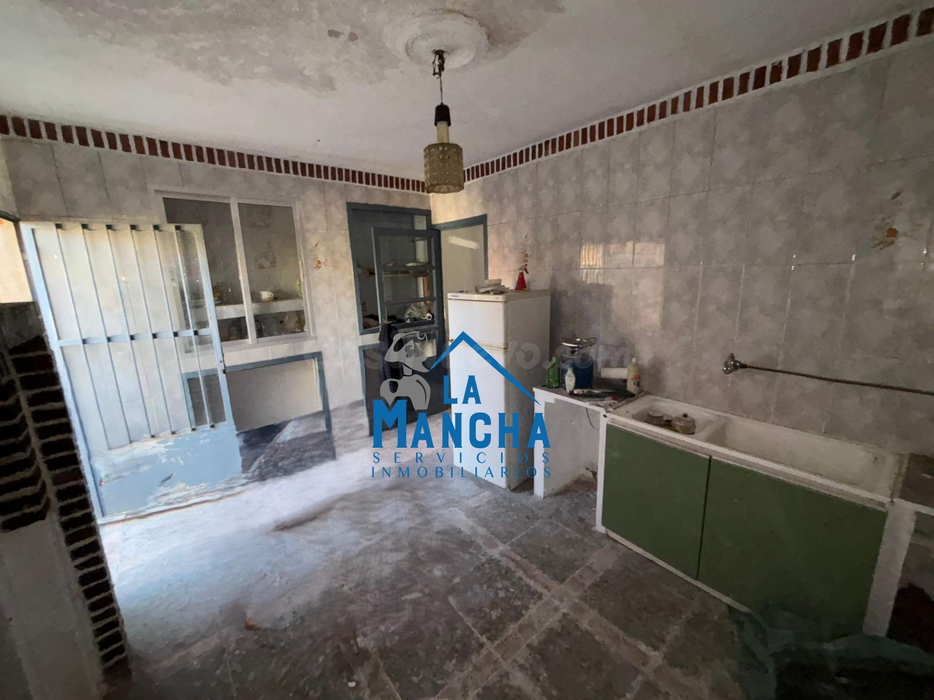 INMOBILIARIA LA MANCHA VENDE CASA EN EL CENTRO DE LA GINETA  - foto 5