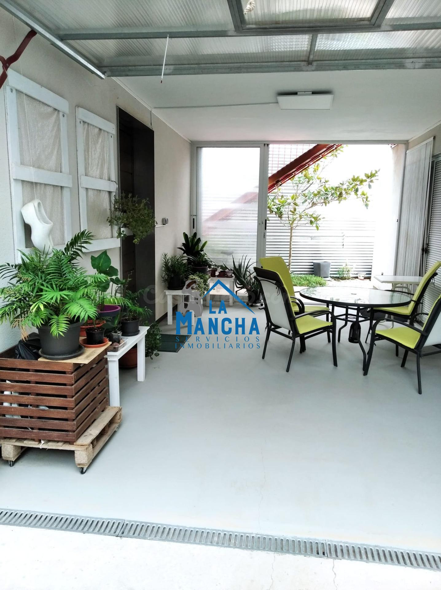 INMOBILIARIA LA MANCHA VENDE ESPECTACULAR CHALET EN BARRAX - foto 2