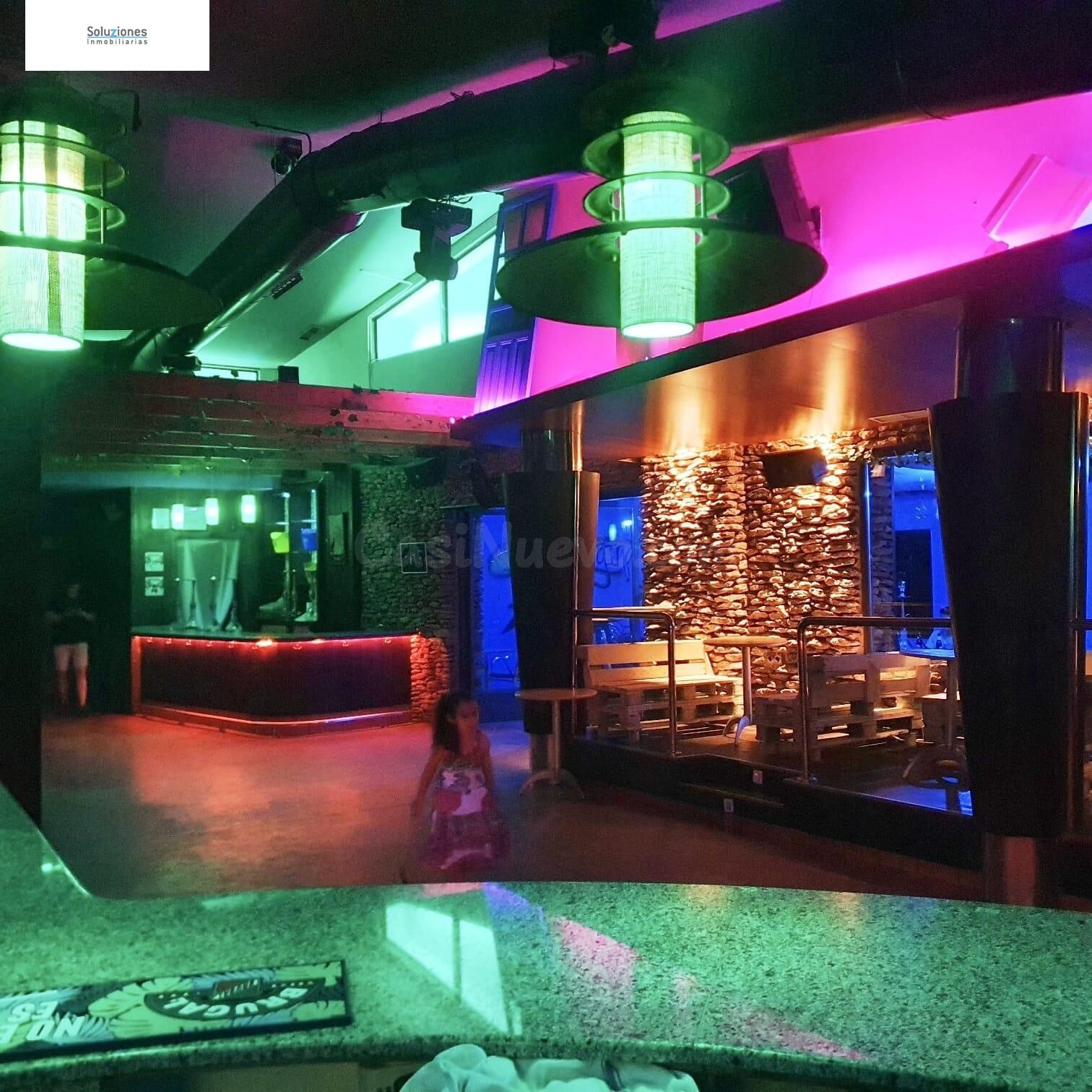 Oportunidad Única: Local destinado a Disco-Pub y cafetería y - foto 3