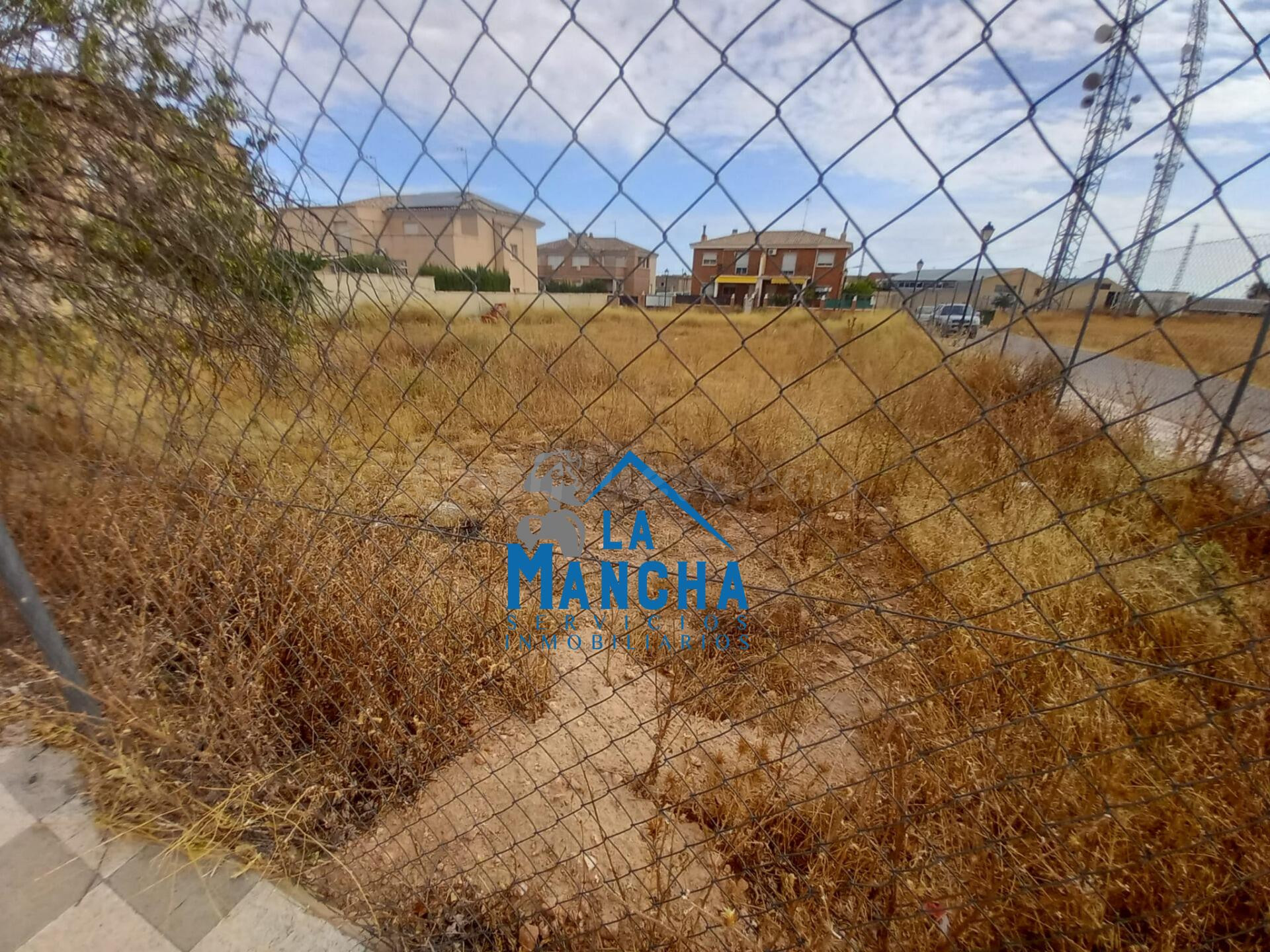 *90.000€* INMOBILIARIA LA MANCHA VENDE TERRENO URBANO PARA E - foto 4