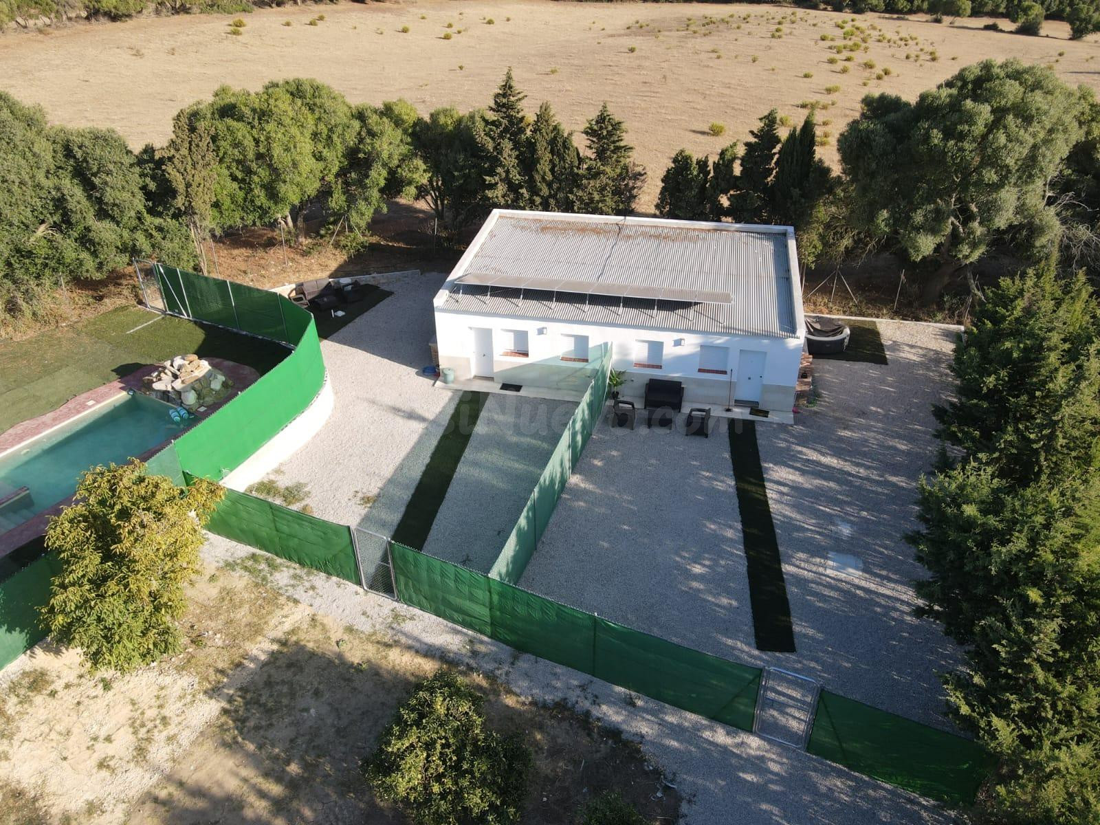 Finca rural con varias unidades de alojamiento y zona de ocio en Vejer de la Frontera (Cádiz)