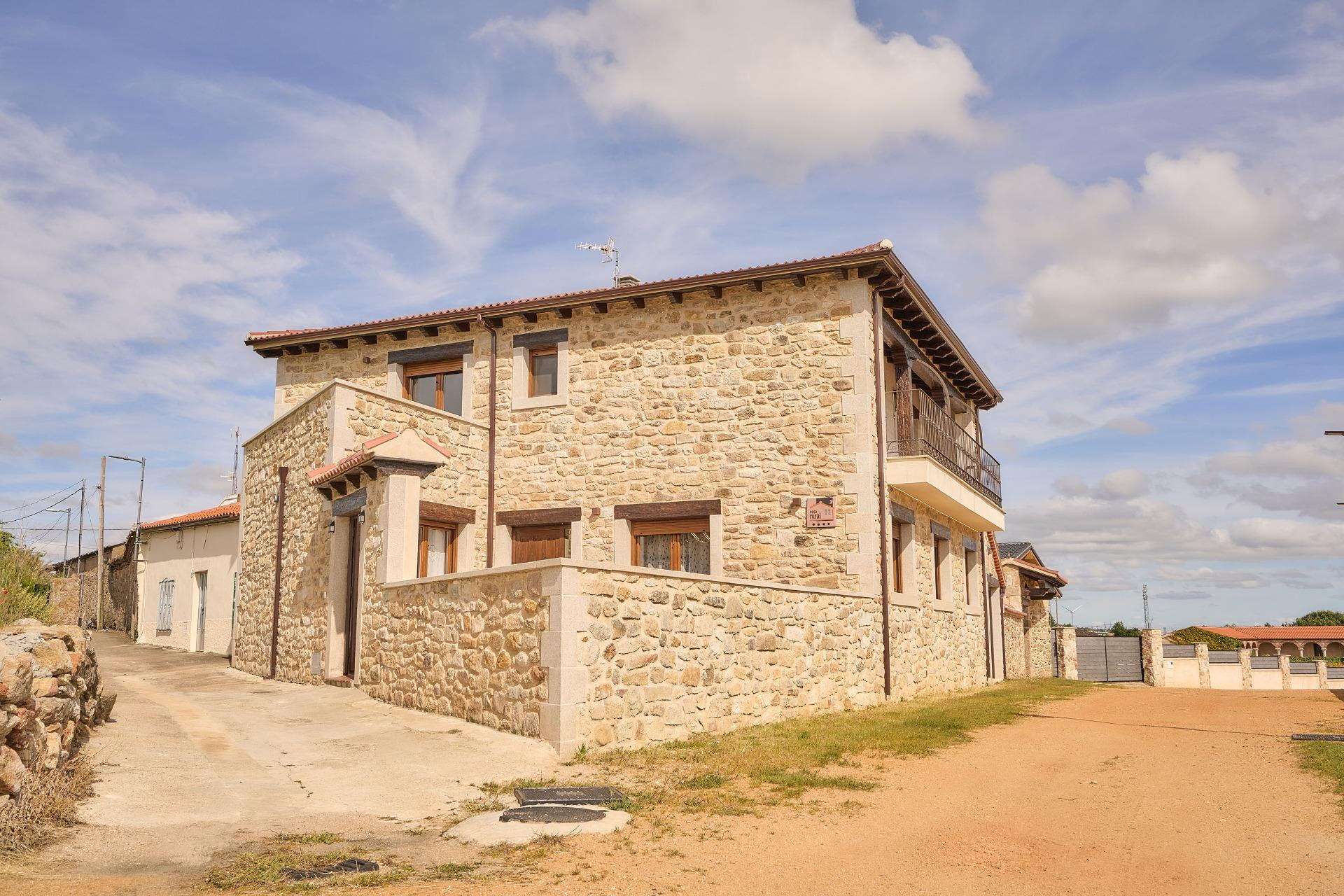 EXCLUSIVO COMPLEJO RESIDENCIAL RÚSTICO – CASA RURAL EN SANTI - foto 5