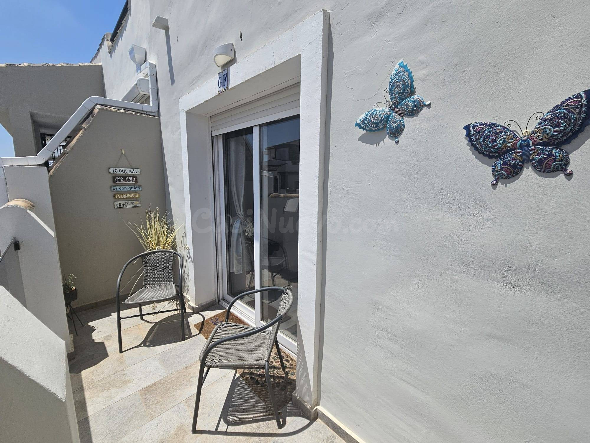 Bungalow dúplex de 4 dormitorios con terrazas, patio y porche en Pueblo Salado – San Pedro del Pinatar