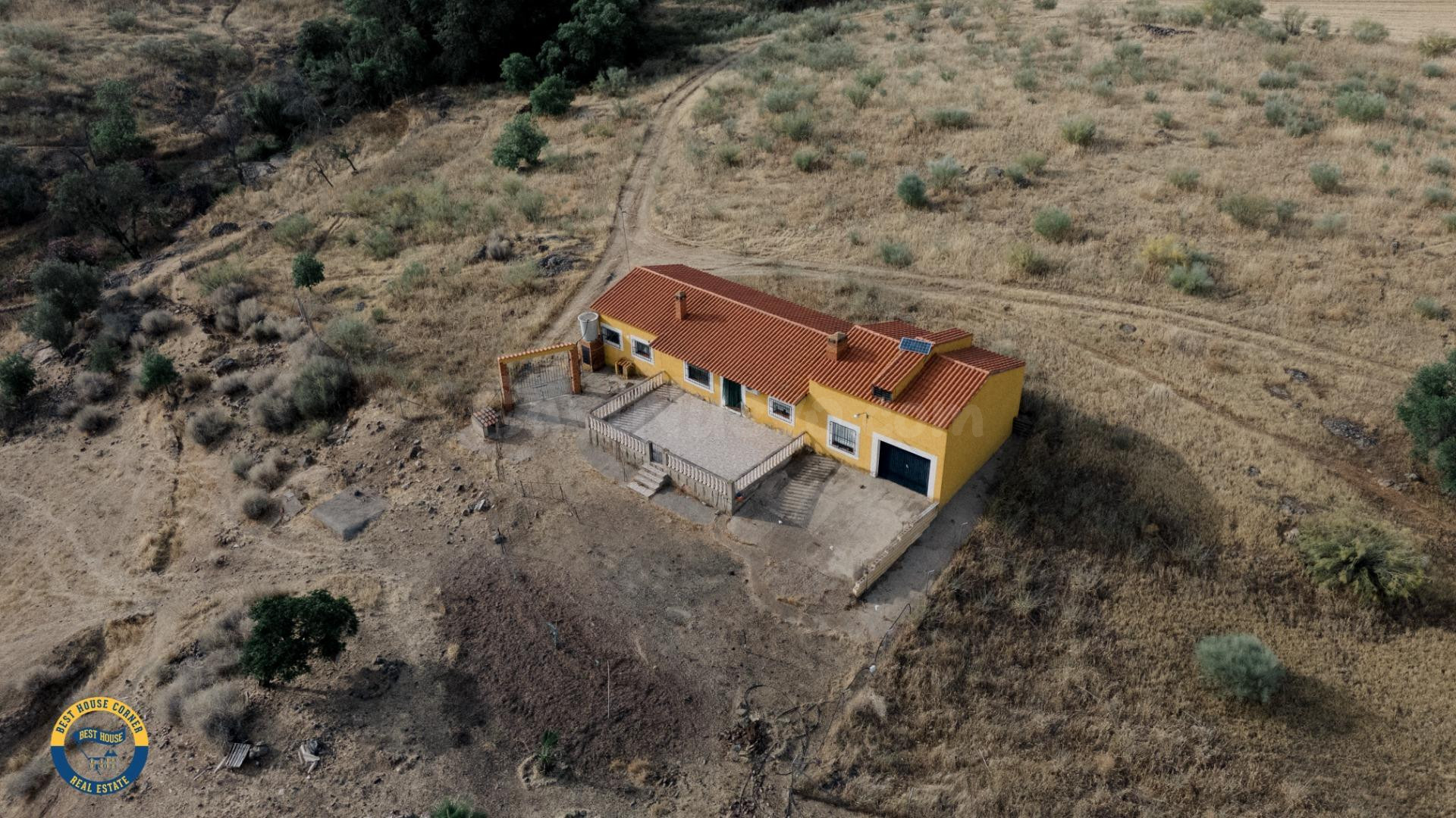 Finca con vivienda, manantial propio y vistas al Río Matachel en Hornachos, Badajoz