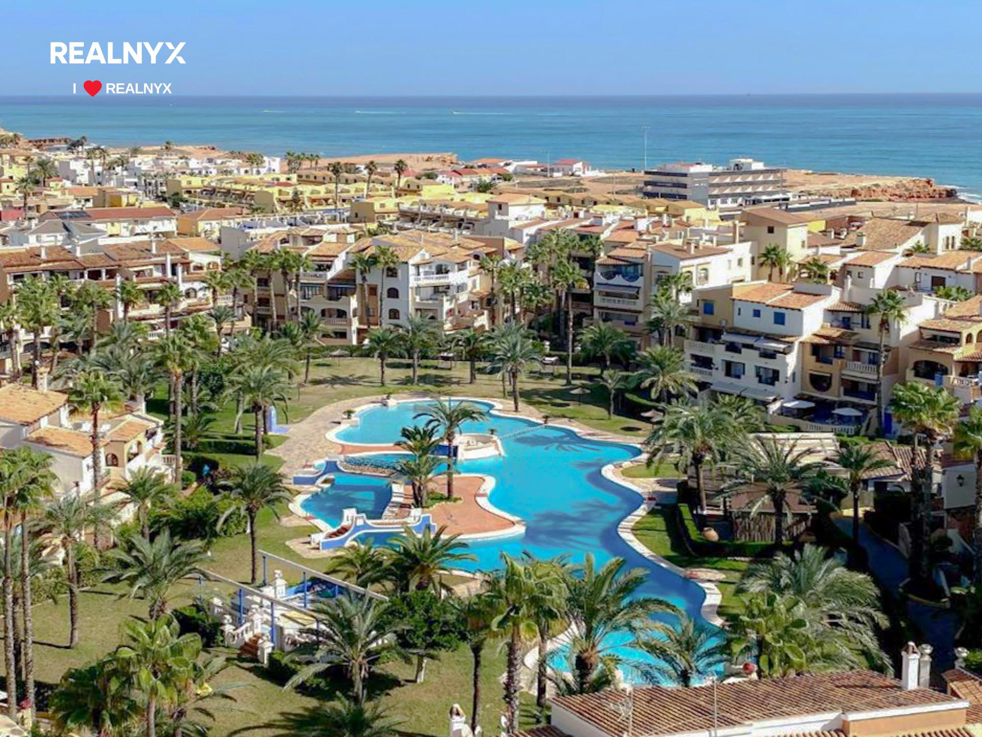 Aldea Del Mar! Impresionante apartamento con gran terraza, en urbanización exclusiva con bellísima piscina comunitaria + Garaje incluido