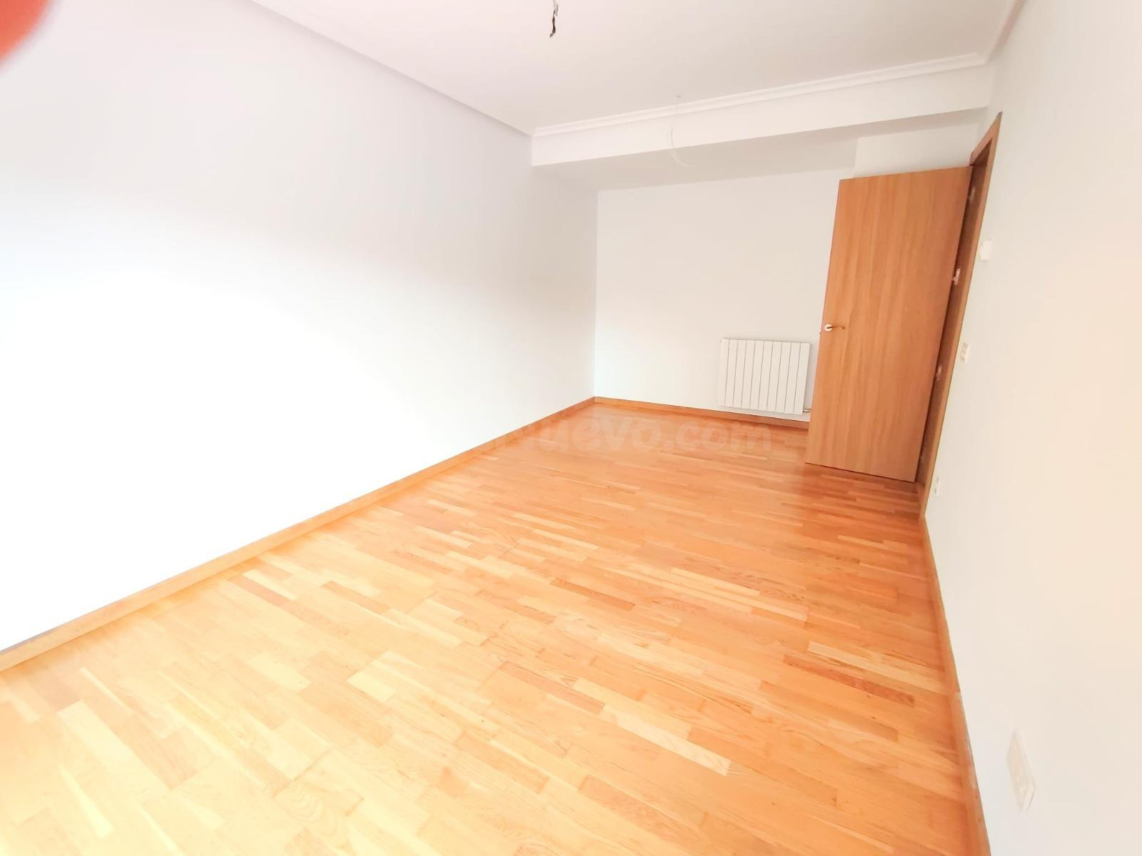 Acogedor piso de 2 dormitorios con terraza en Villamediana d - foto 2
