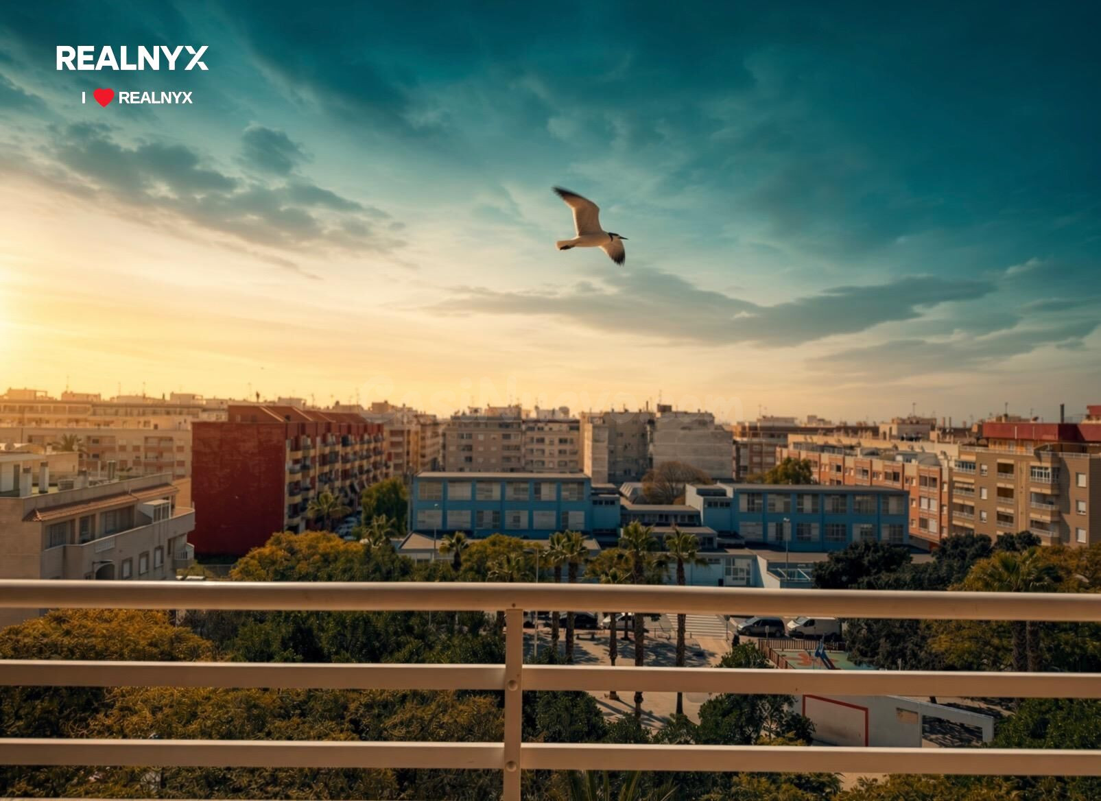 Exclusivo ático exterior, con amplia terraza y increíbles vistas panorámicas + Piscina comunitaria