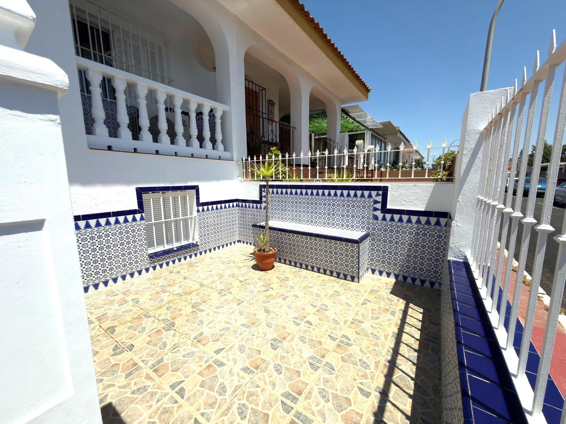 Espectacular Chalet Adosado Reformado | 188 m2 | Doble Oportunidad | Matalascañas