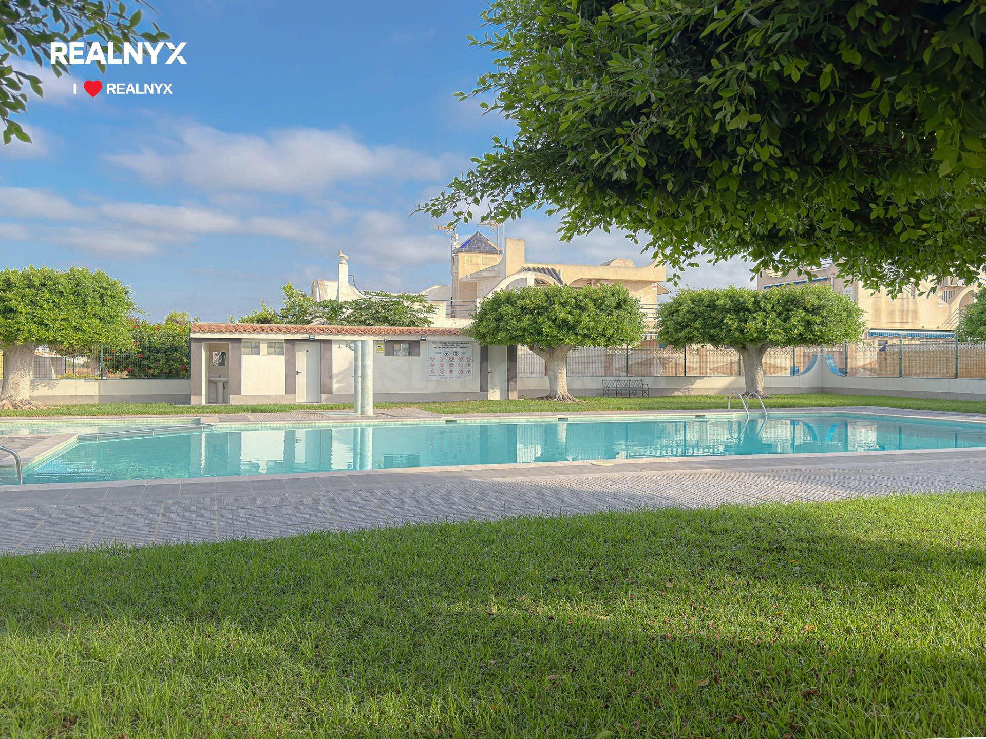 Impresionante Quad diseñado con excelentes calidades + 2 amplias terrazas + solarium privado