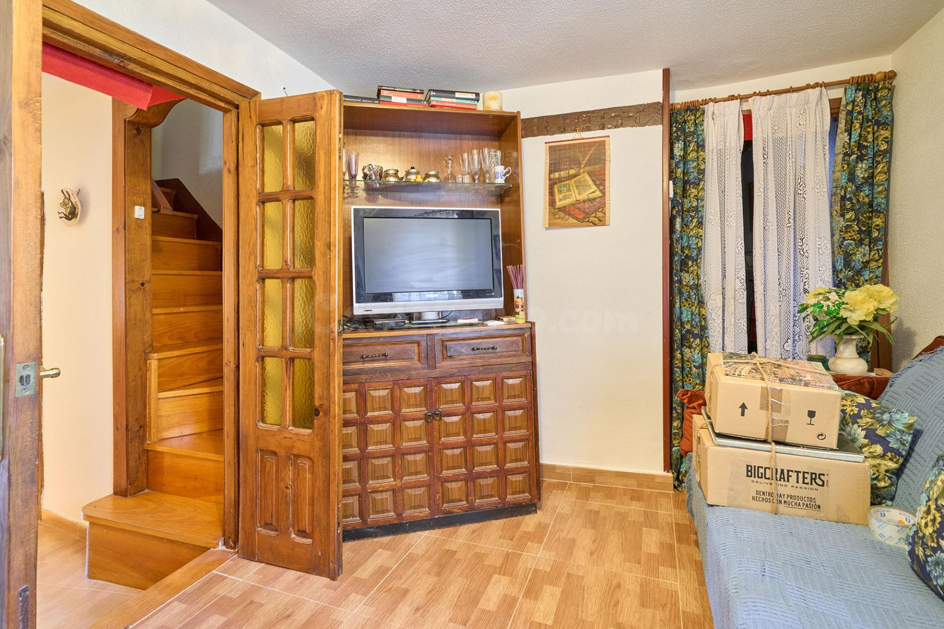 Casa con gran parcela y vivienda anexa en Navacarros, junto  - foto 4