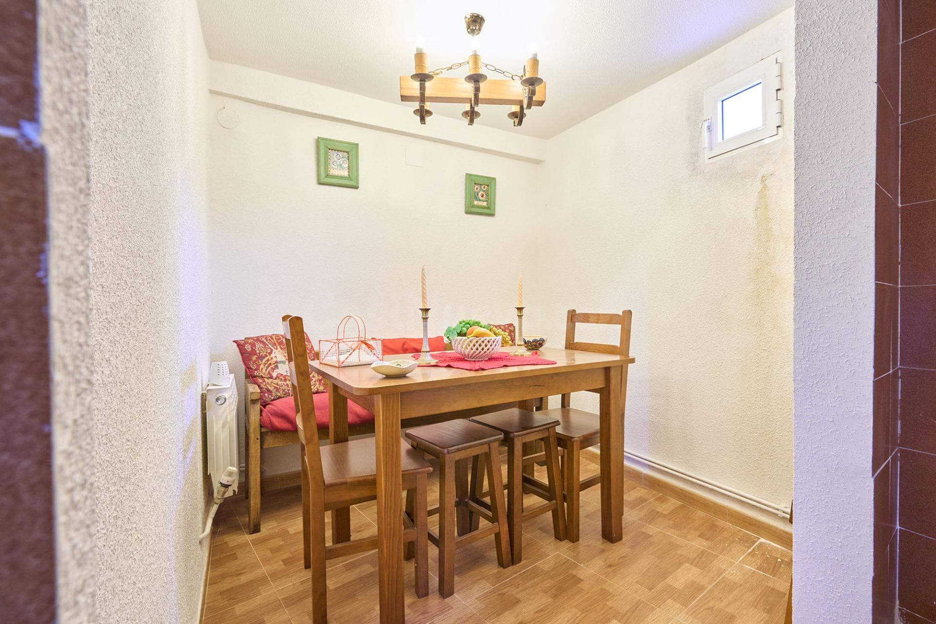 Casa con gran parcela y vivienda anexa en Navacarros, junto  - foto 5