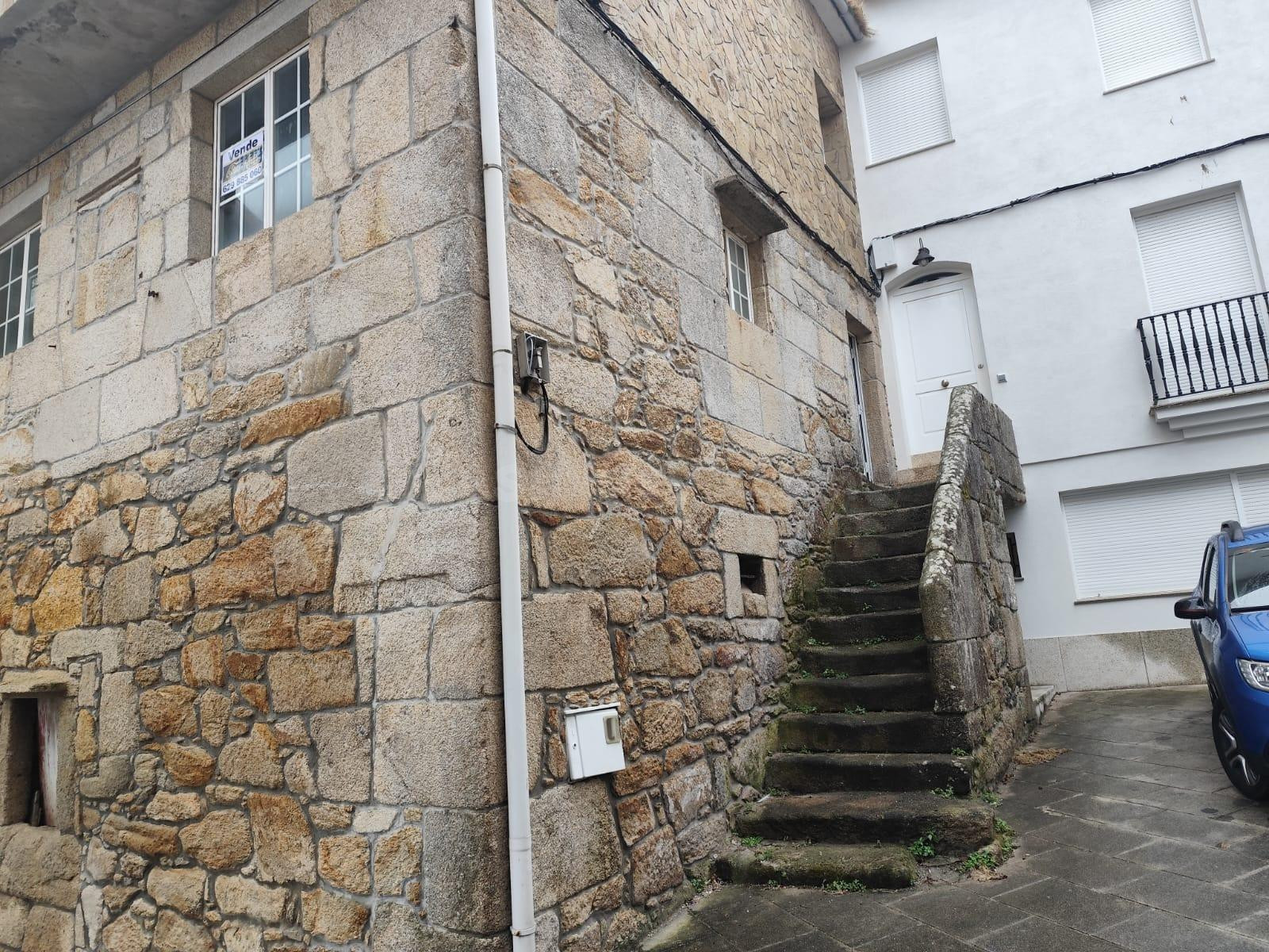 Se vende casa en Rehabilitación en centro de Laxe - foto 2
