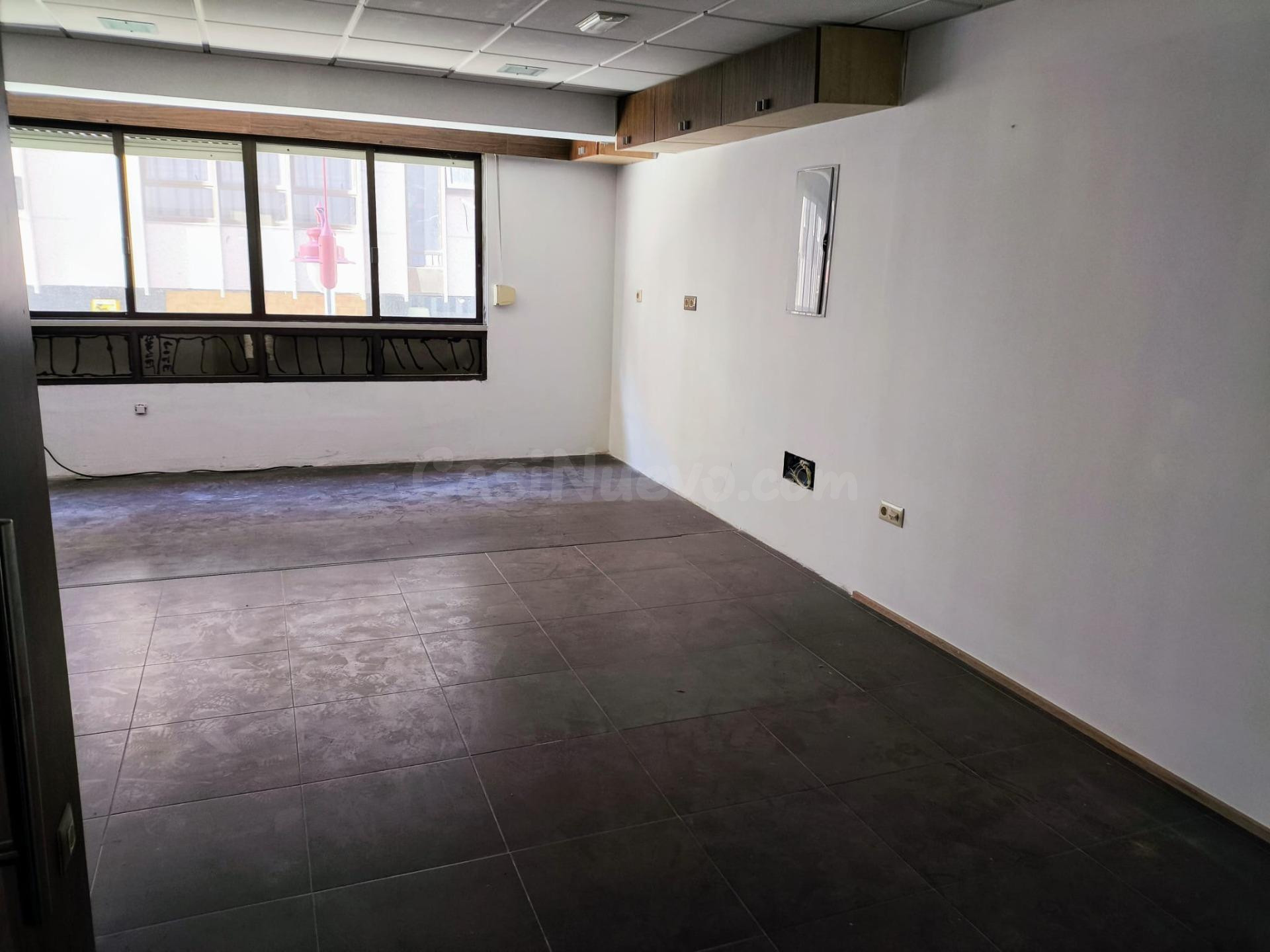 Piso 120 m2, en el centro de Carballo. - foto 3