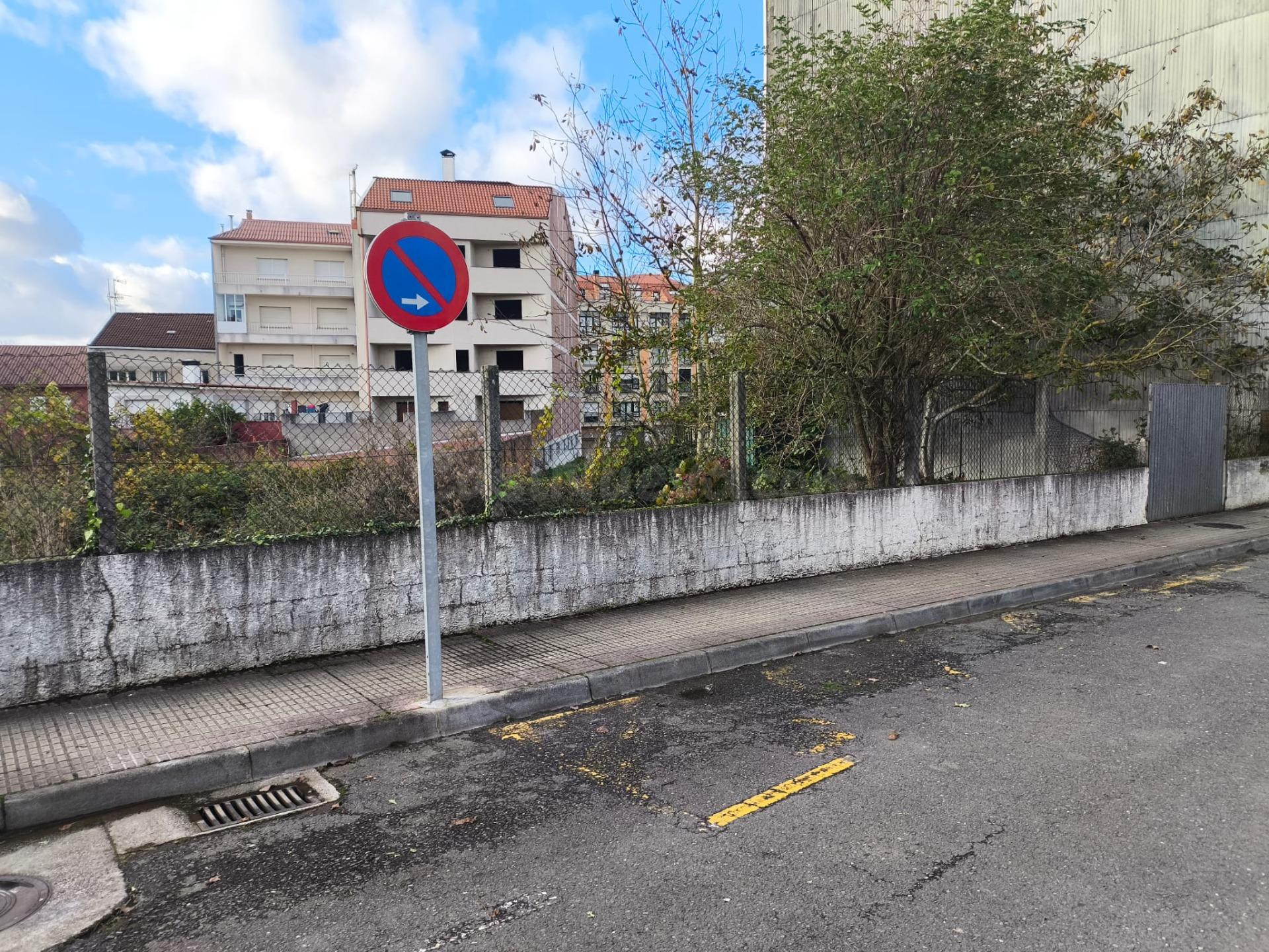 Oportunidad de Inversión: Terreno Urbano en Carballo, Zona C