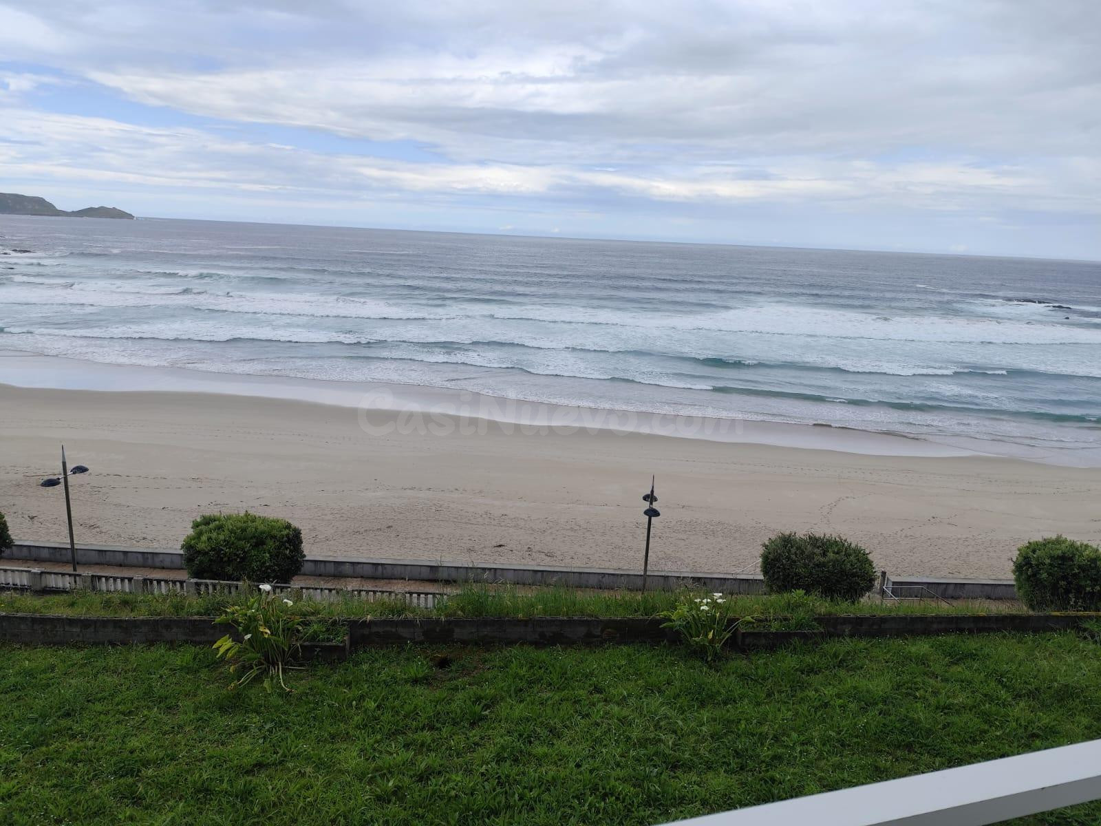 Piso de temporada en Primera Línea de Playa en Malpica de Be - foto 4