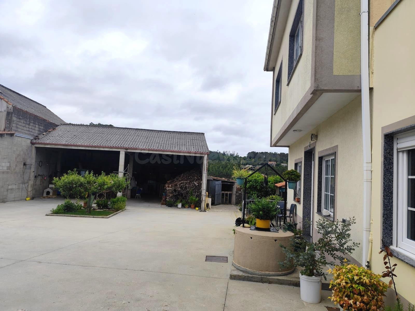 Impresionante Casa de Dos Plantas con Amplio Terreno en Frei - foto 4