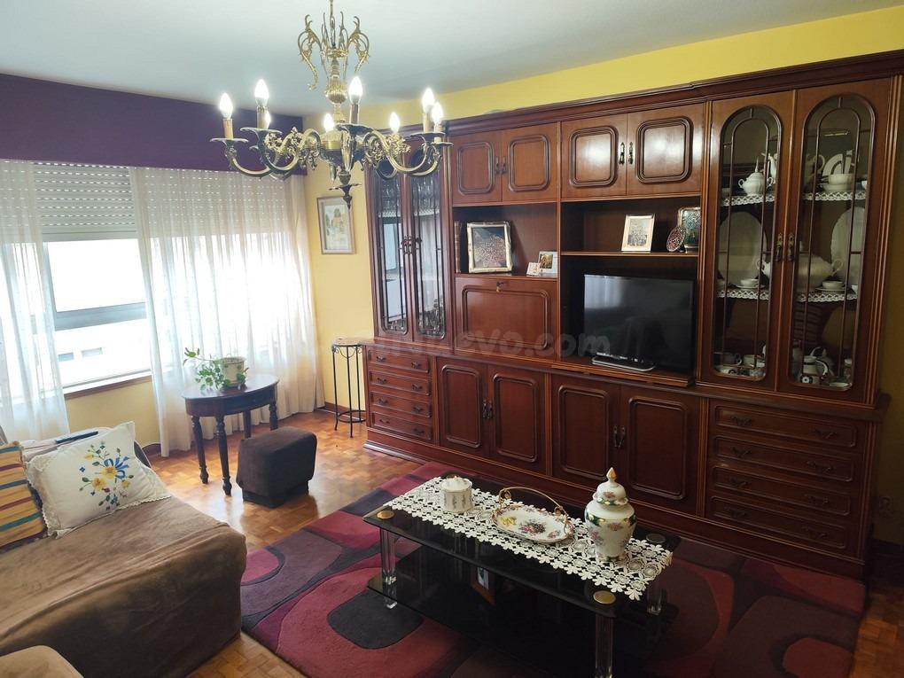 Piso en Carballo de 3 habitaciones,2 baños y ascensor - foto 2