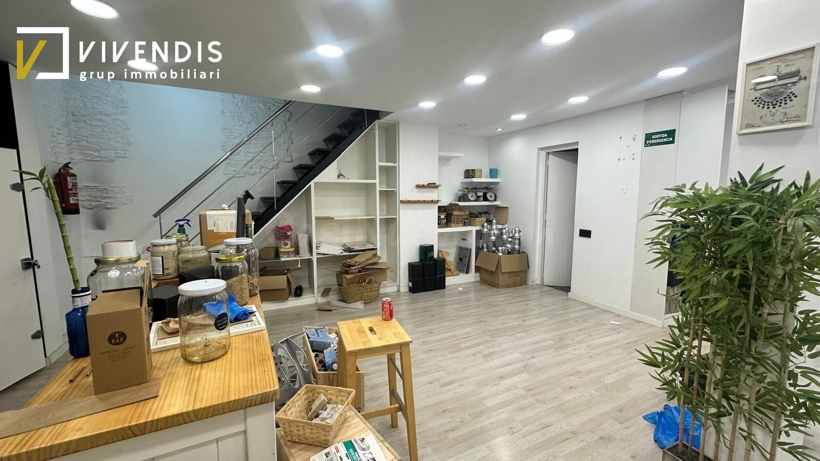 LOCAL COMERCIAL EN ALQUILER - PRÍNCEP DE VIANA - foto 2