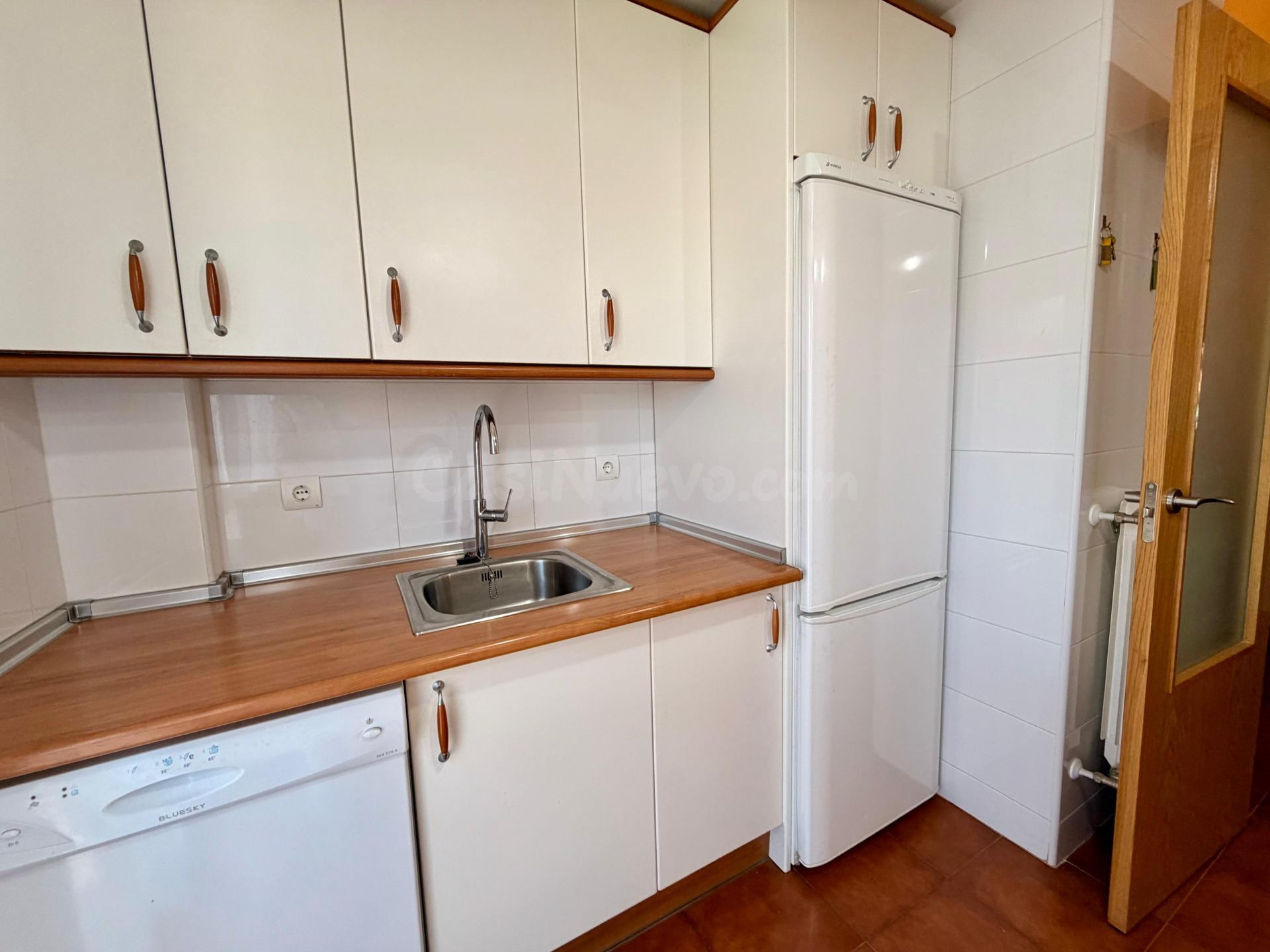ESPECTACULAR CHALET ADOSADO CON JARDÍN PRIVADO, ÁTICO Y GARA - foto 5