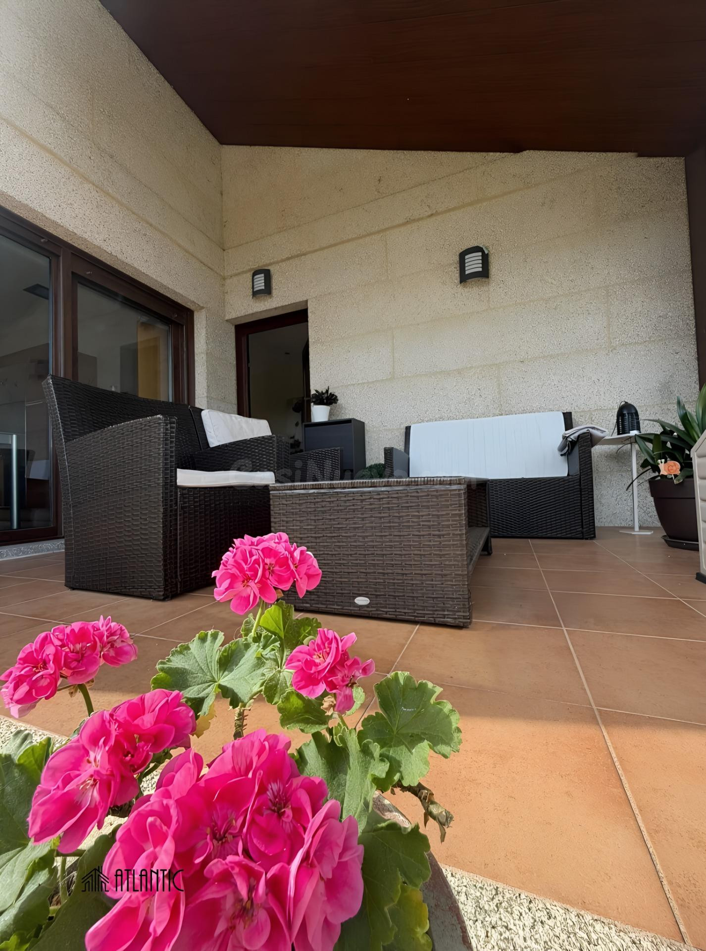 Casa con encantadoras vistas al mar, jardín, piscina y 5 habitaciones