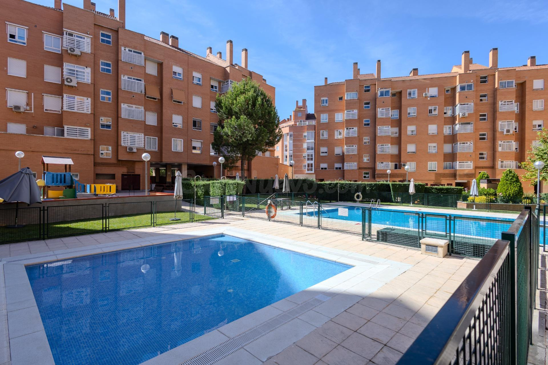 ÁTICO CON TERRAZA de 50m2 - foto 2