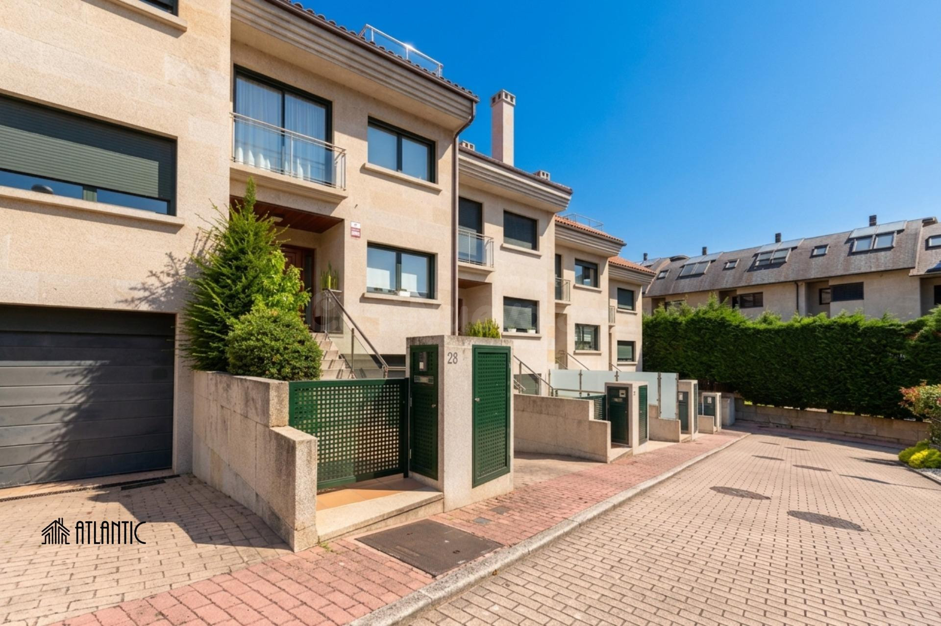 Adosado 5 habitaciones 222m² en venta - Alcabre - foto 3
