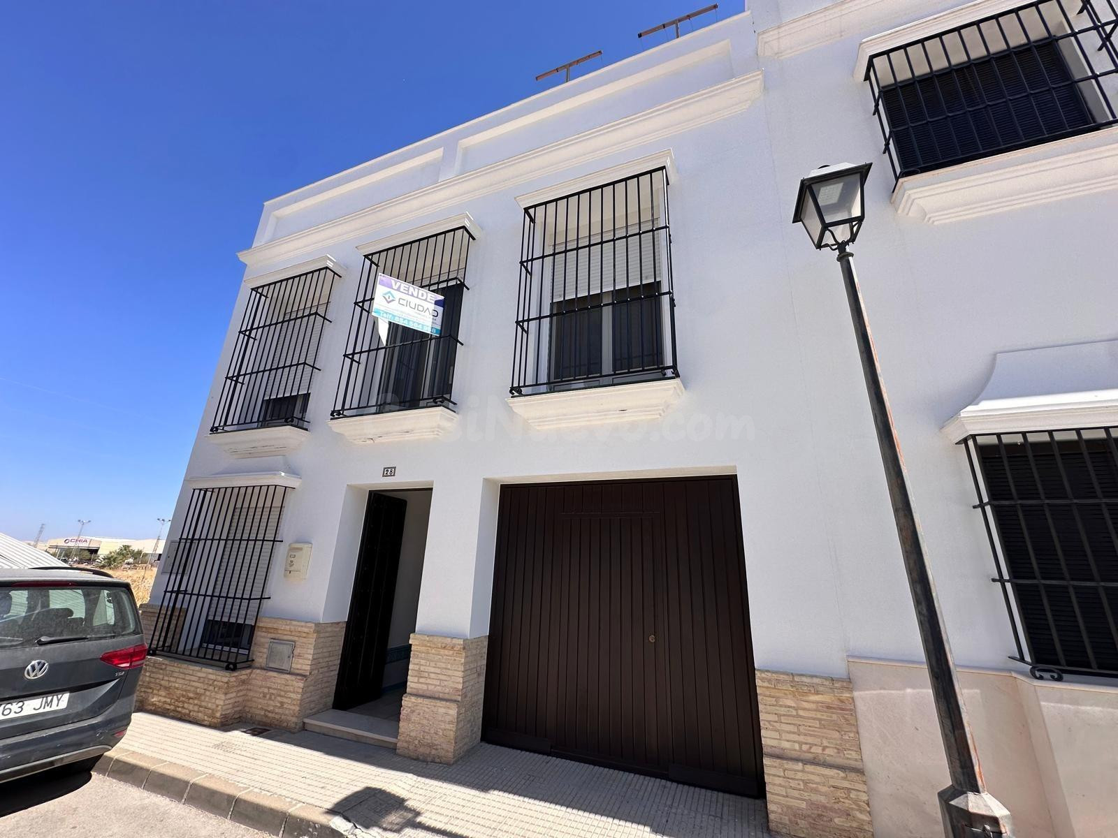 CASA EN LA PUEBLA DE CAZALLA