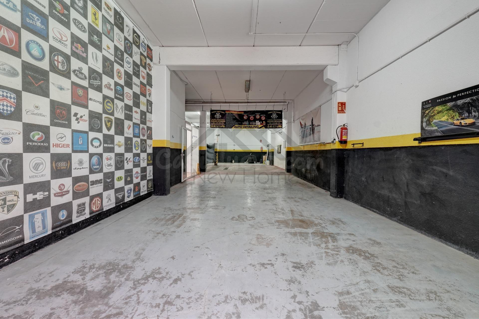 Local comercial + altillo tipo nave industrial en alquiler e - foto 3