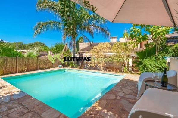Encantadora casa de pueblo  con piscina y apartamento de invitados