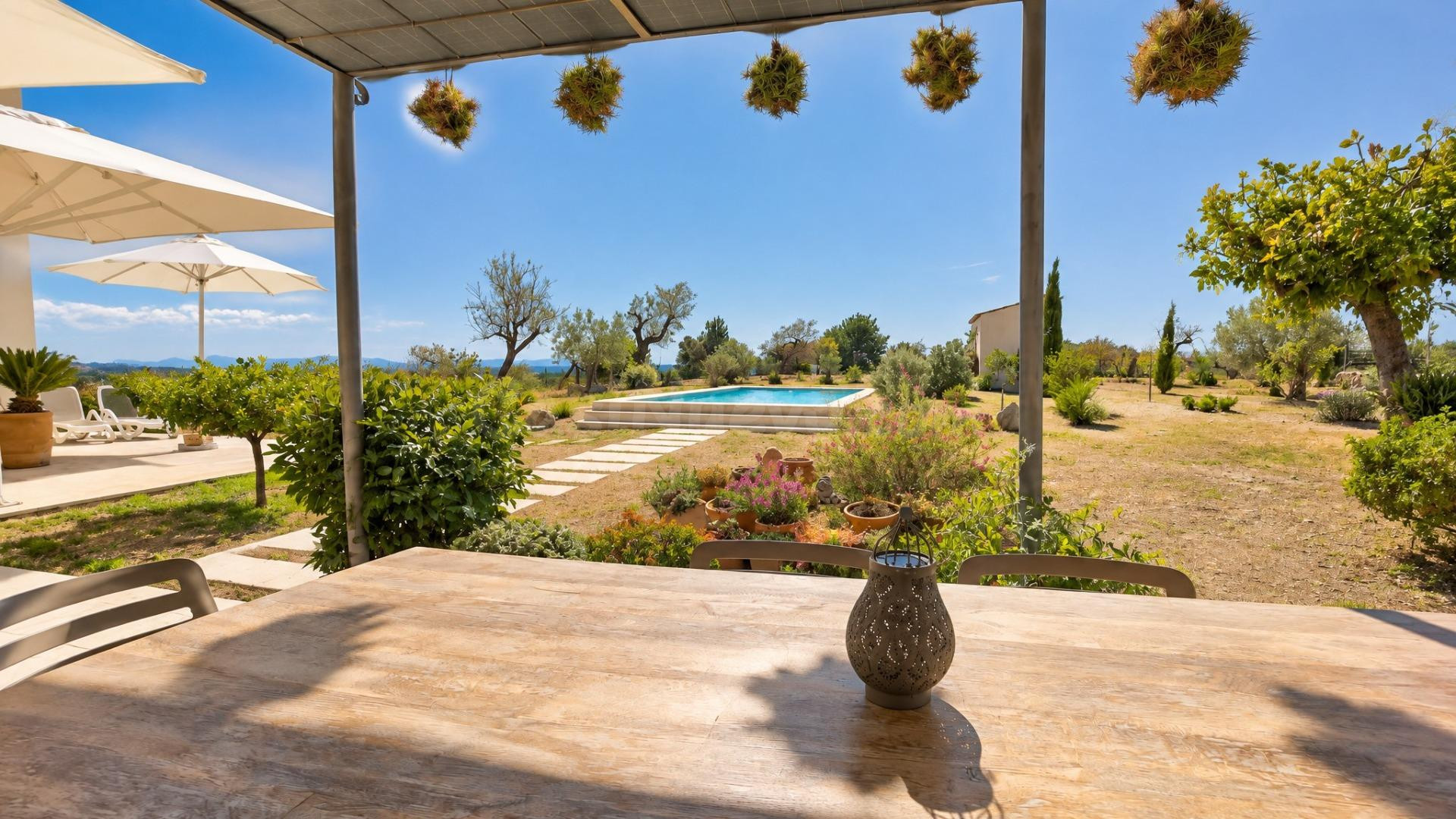 Exclusivo Chalet Reformado en Selva con Espectaculares Vista - foto 4