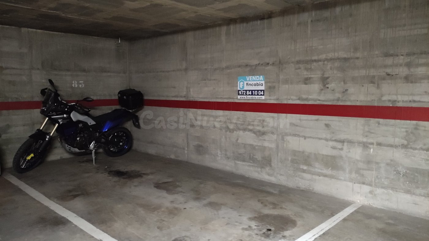 Parking en venta en la plaza Europa de Santa Coloma de Farners.