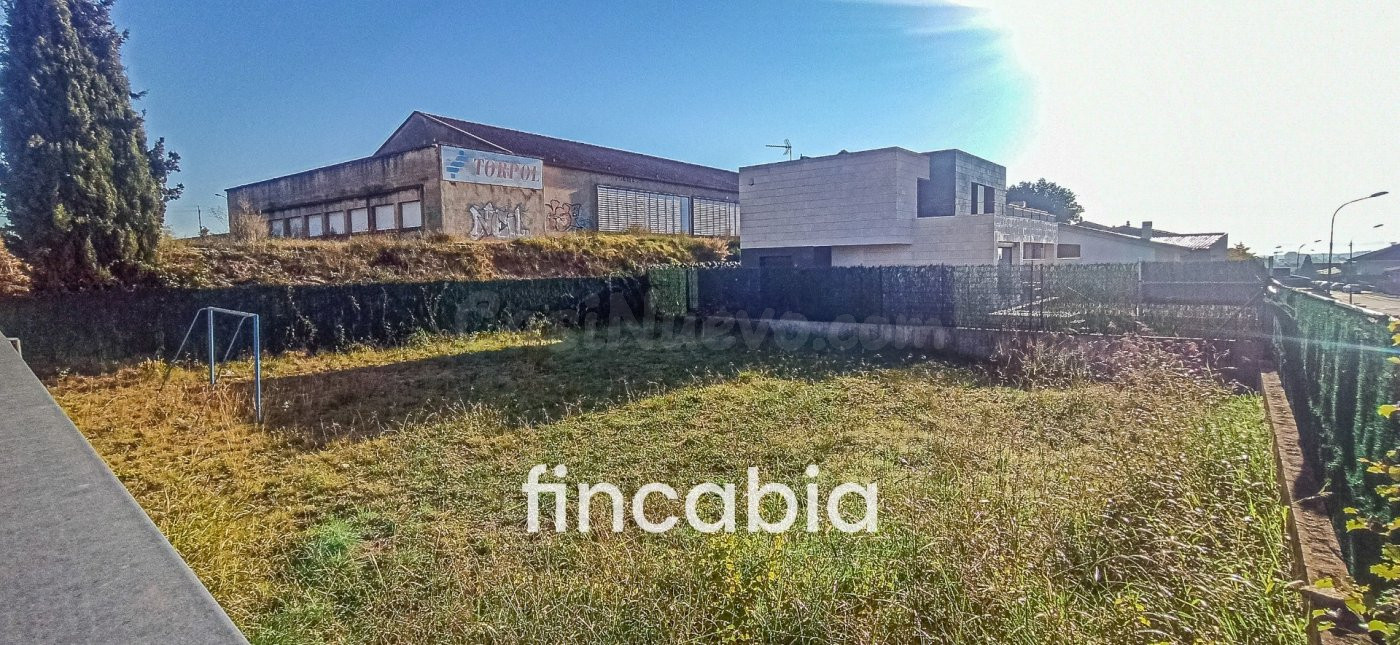 Terreno urbano de 400 m2 en venta en Santa Coloma de Farners - foto 3