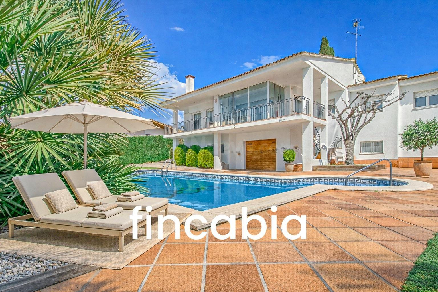 Casa aislada con piscina en venta en Santa Coloma de Farners - foto 4