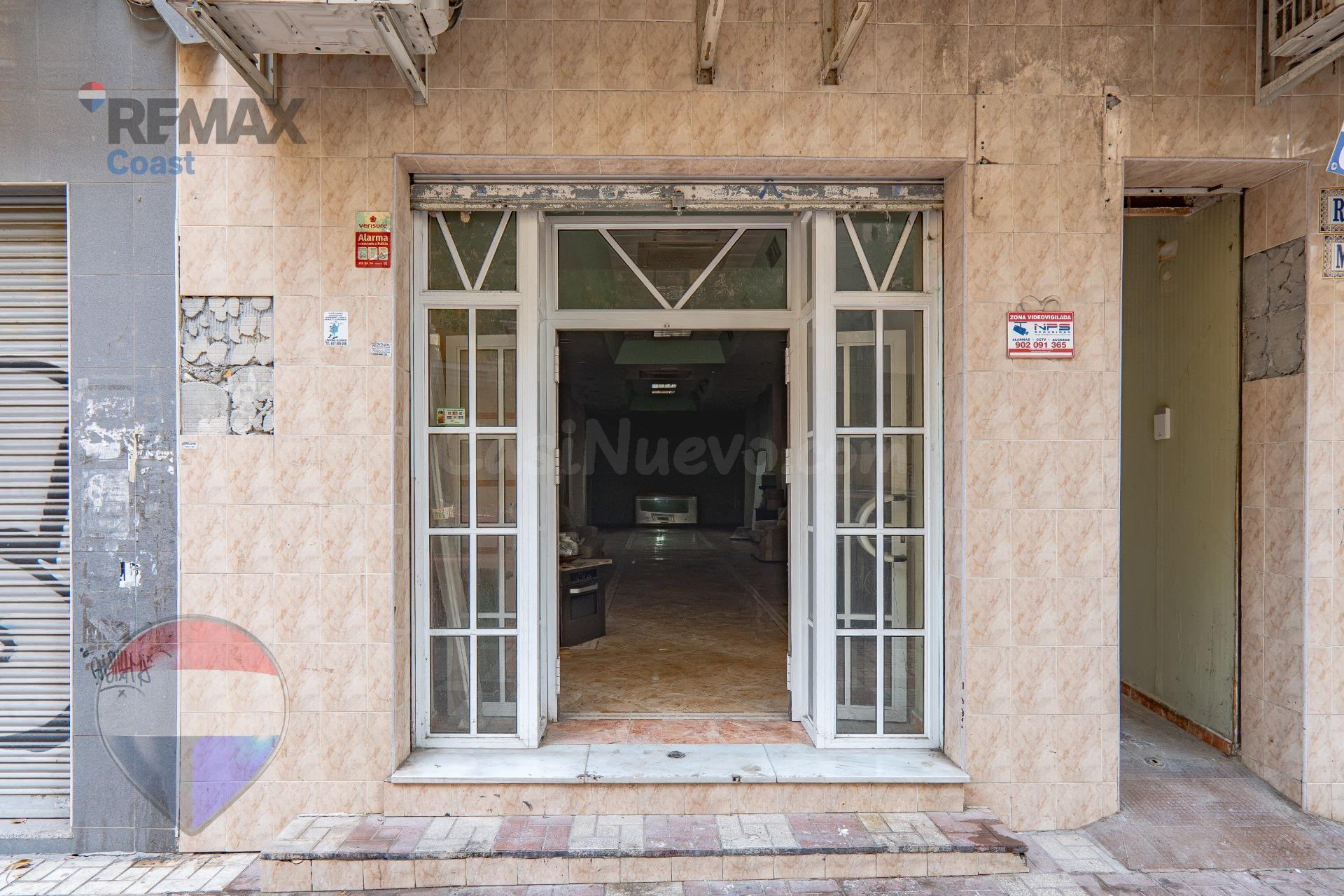 Local comercial de 92m2 en ventura Rodriguez esquina calle Sevilla