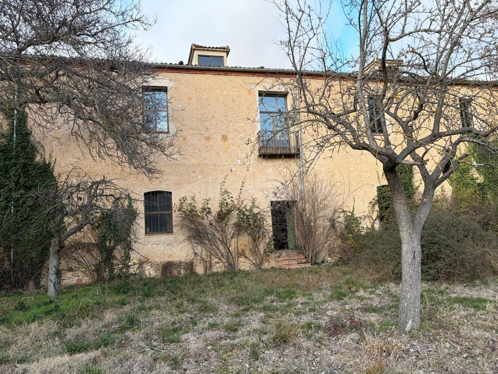 ESTUPENDAS NAVES CERCA DE SEGOVIA