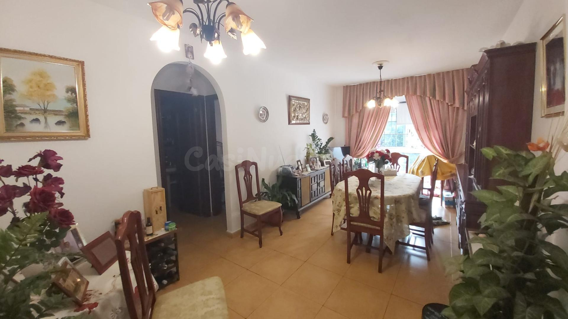 Piso amplio con garaje en Realejo Alto - foto 2