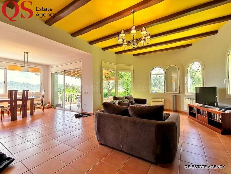 Villa con piscina en urbanización Vall Repós, Romanyà de La  - foto 2