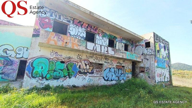 Edificio a reformar con terreno amplio en Palafolls - foto 5