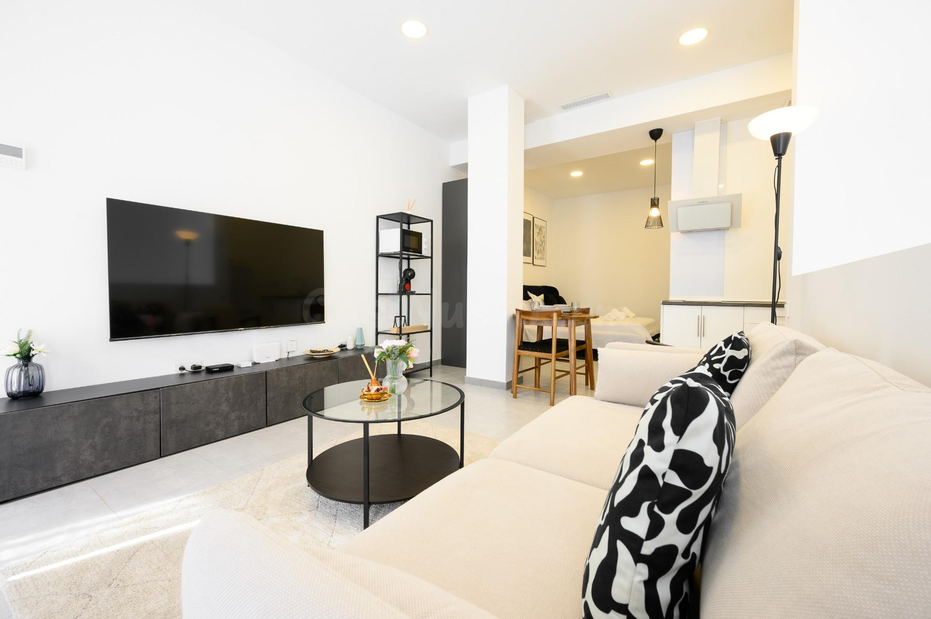 Oportunidad única de inversión: 3 apartamentos turísticos en Torremolinos